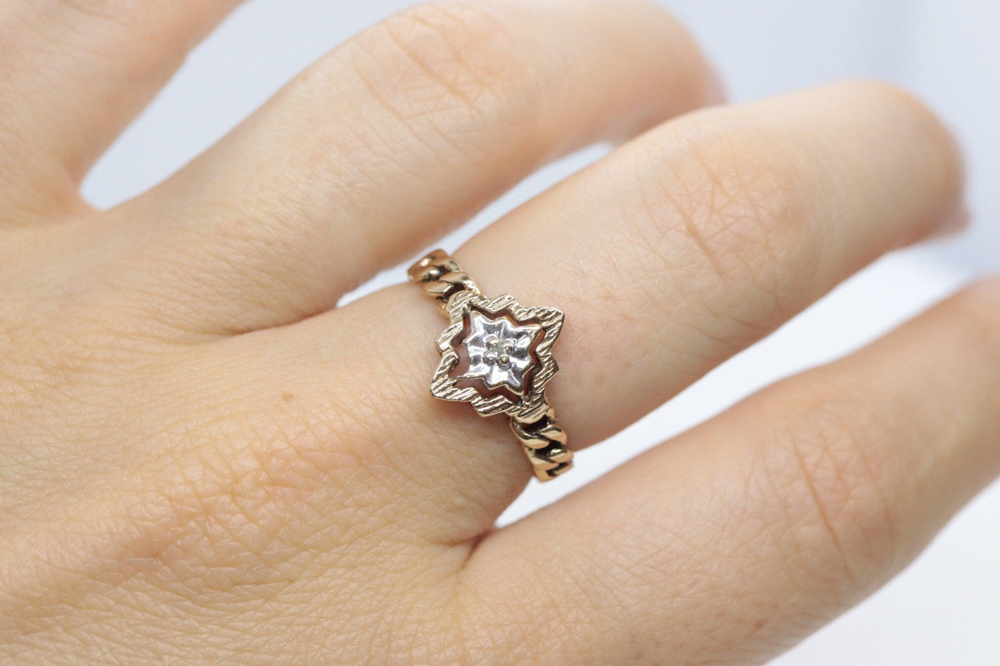 Diamond Star Ring. Chain band. 10k Chain ring. 10k Diamond STAR ring.