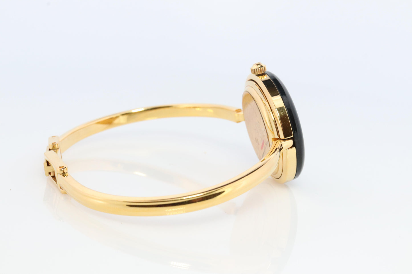 Vintage GUCCI Quartz 11/12.2 Watch Timepiece. Gucci Ladies Bangle watch