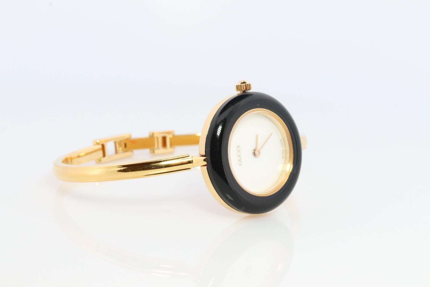 Vintage GUCCI Quartz 11/12.2 Watch Timepiece. Gucci Ladies Bangle watch