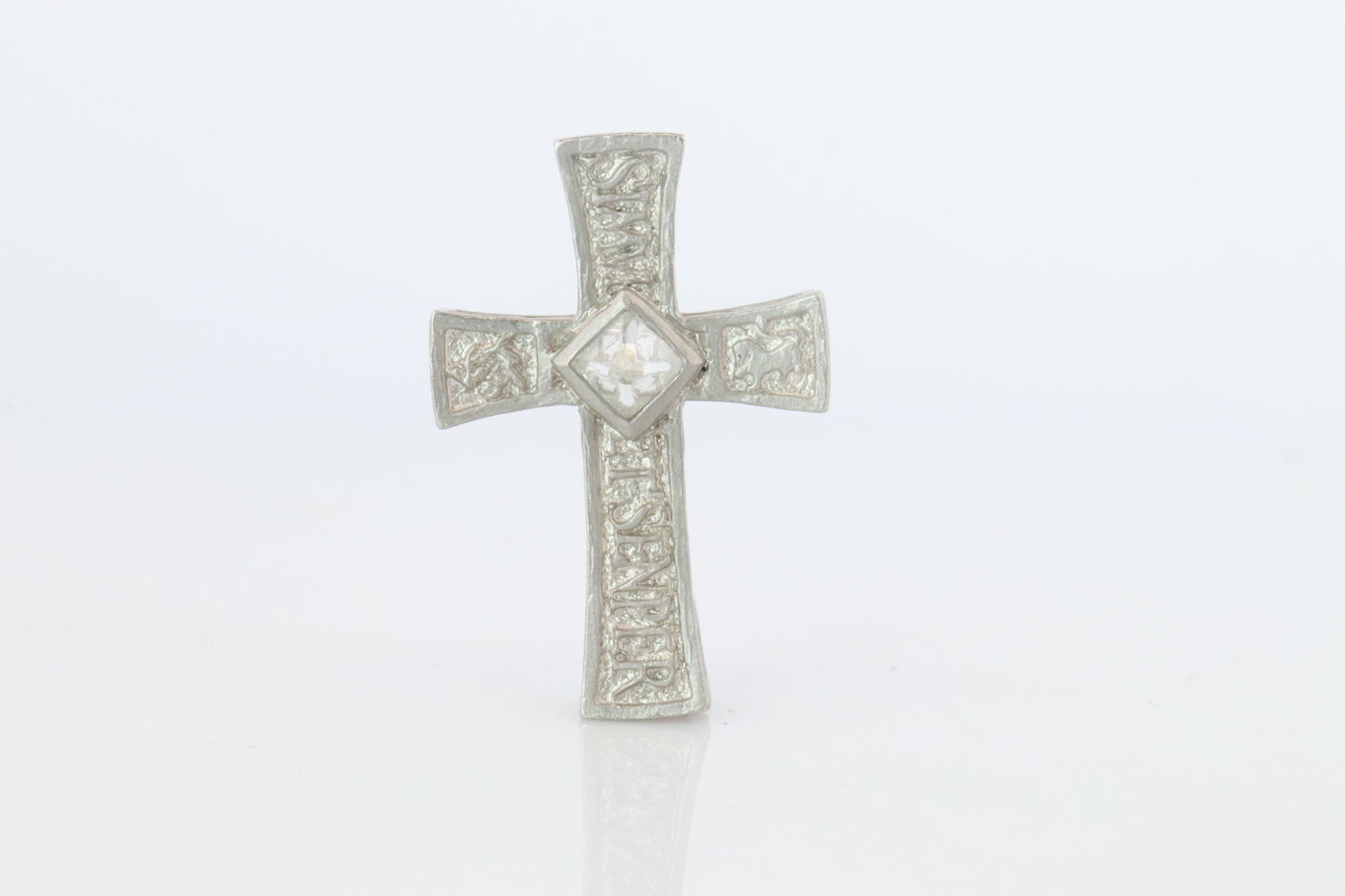 SUWA Platinum Diamond Cross Pendant. PT950 0.6ct Diamond Crucifix Pendant.