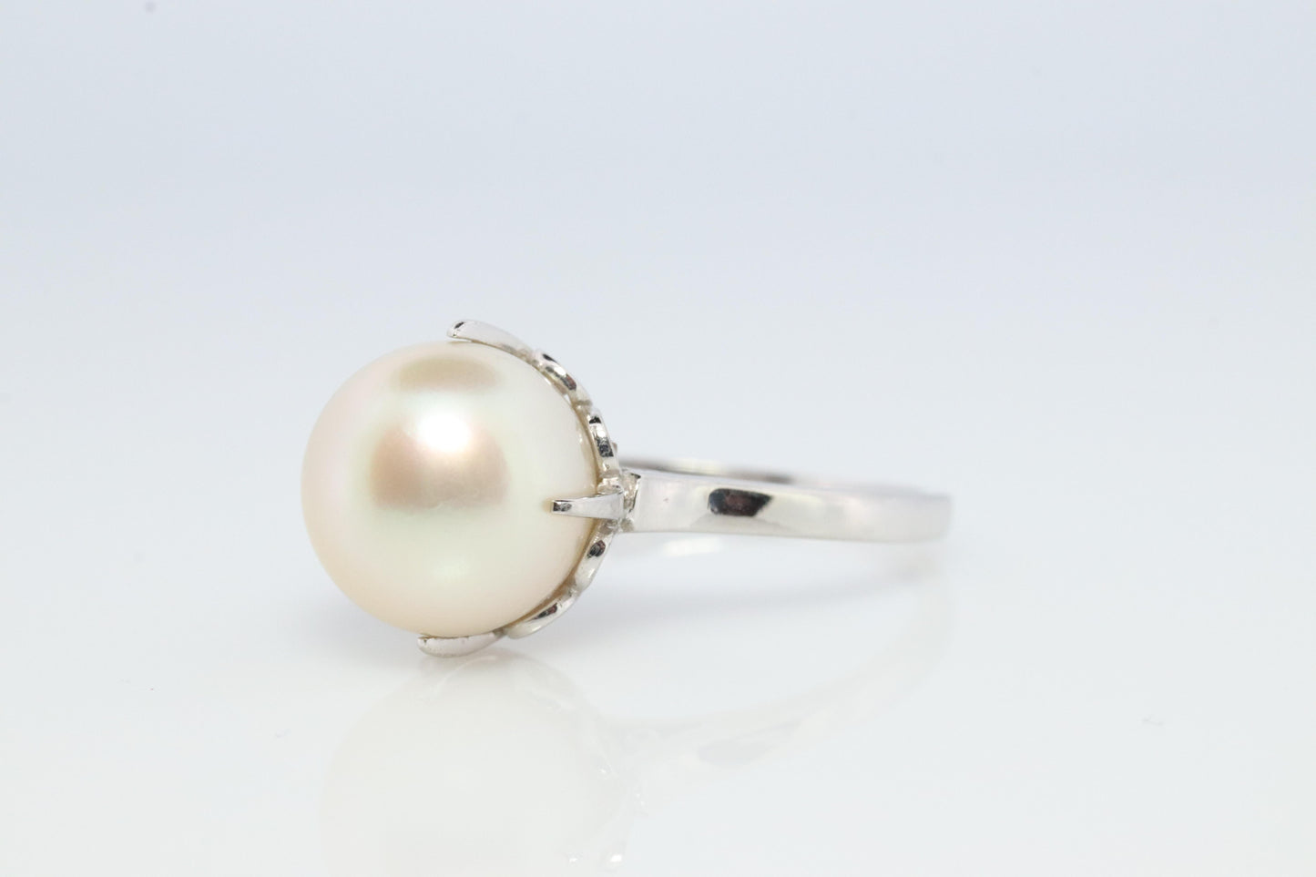 Mikimoto Ring. Vintage Platinum Mikimoto Diamond Pearl ring. PT900 Claw Pearl