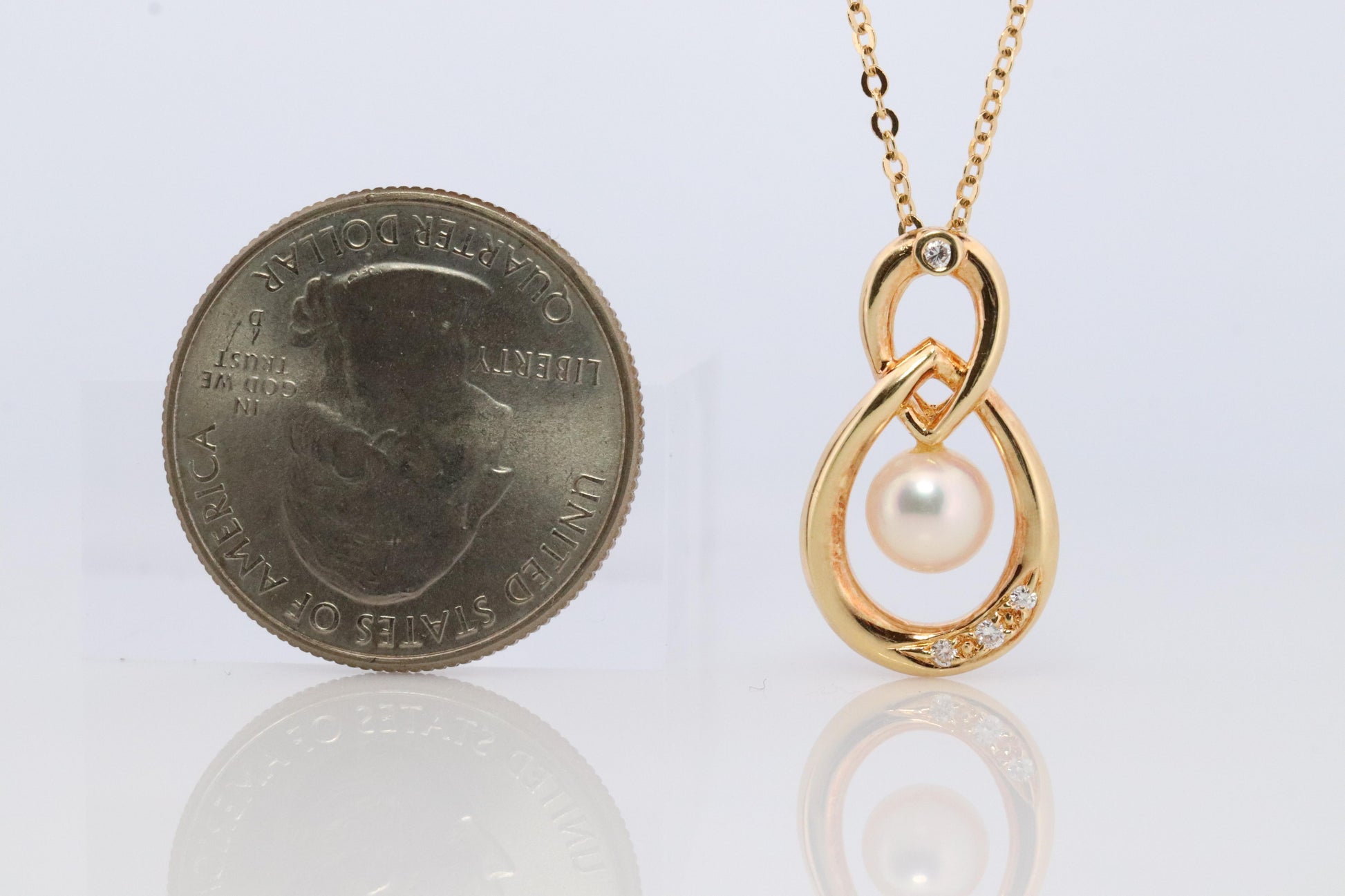 Mikimoto Pendant. Vintage 18k Gold Mikimoto Pearl Diamond Necklace.