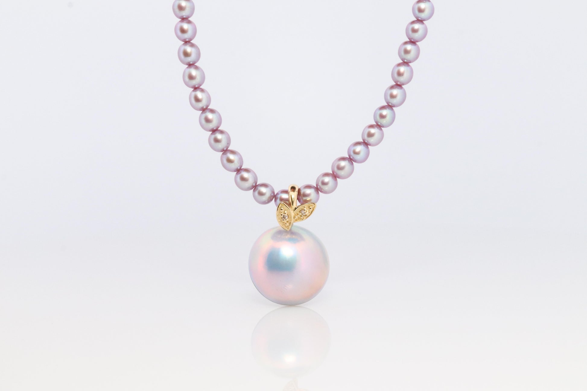 Tasaki Necklace. 18k Tasaki Japanese Mabe Pearl and Gray/Bluish Pearl Necklace