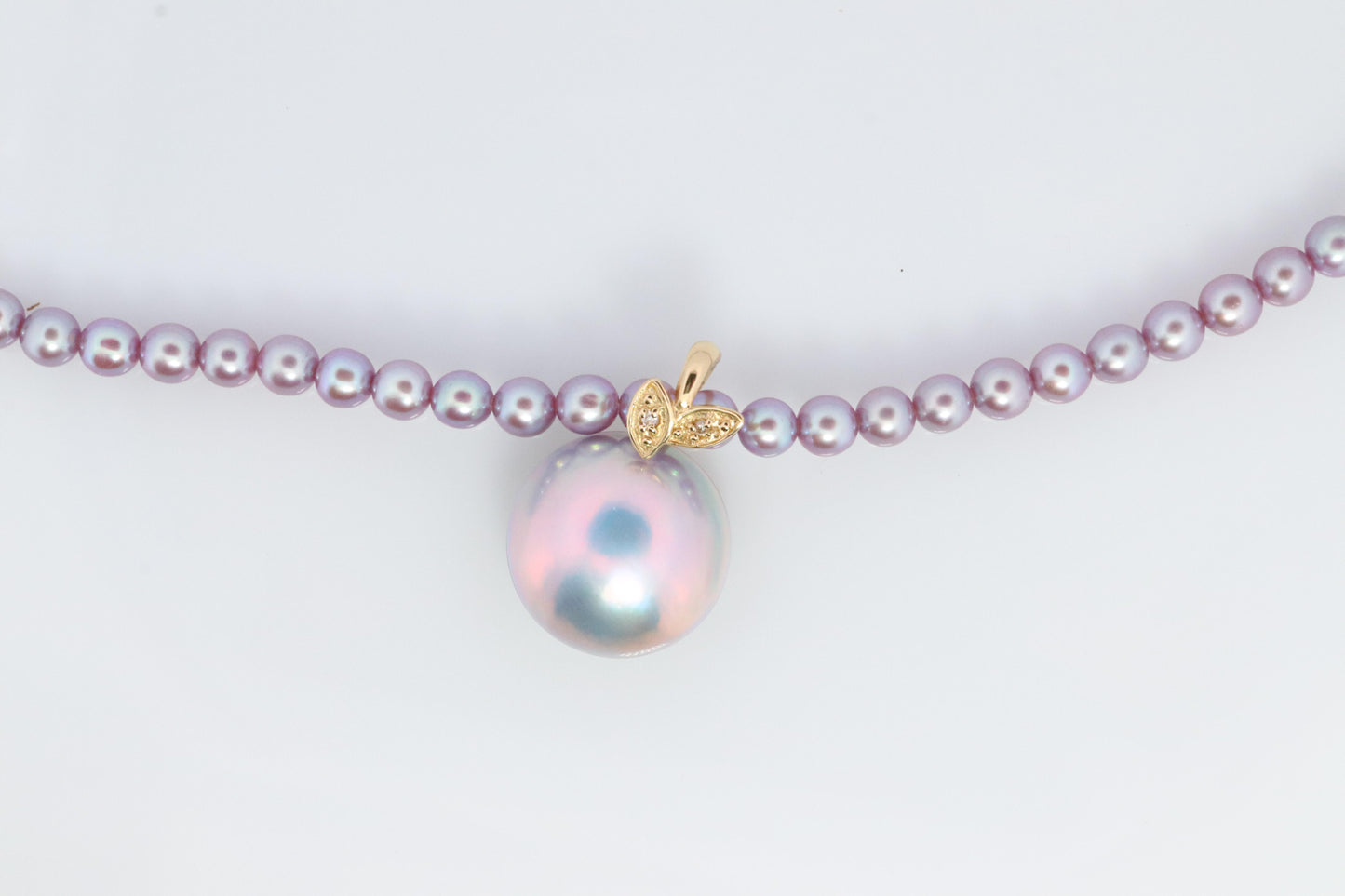 Tasaki Necklace. 18k Tasaki Japanese Mabe Pearl and Gray/Bluish Pearl Necklace