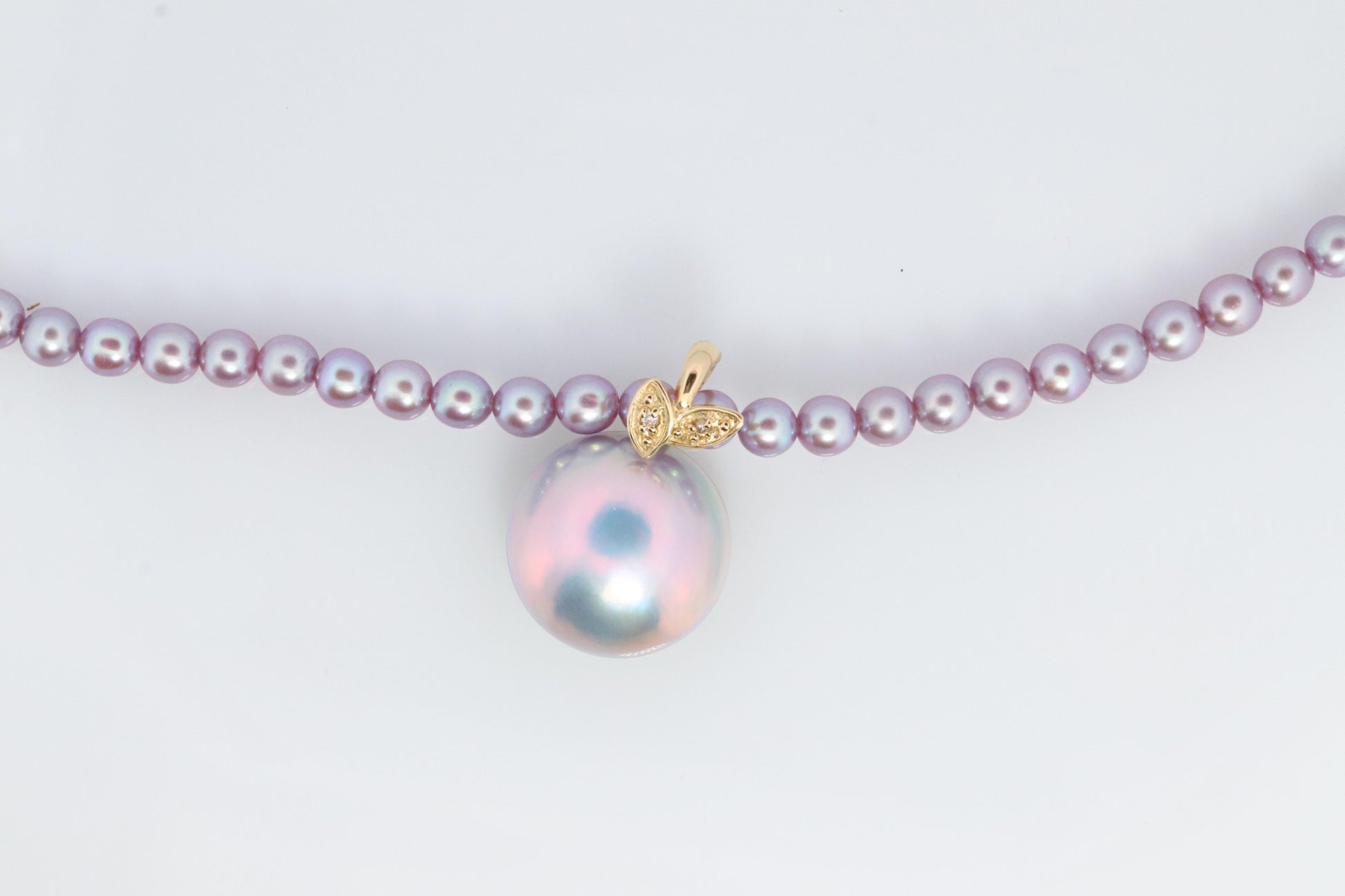 Tasaki Necklace. 18k Tasaki Japanese Mabe Pearl and Gray/Bluish Pearl Necklace