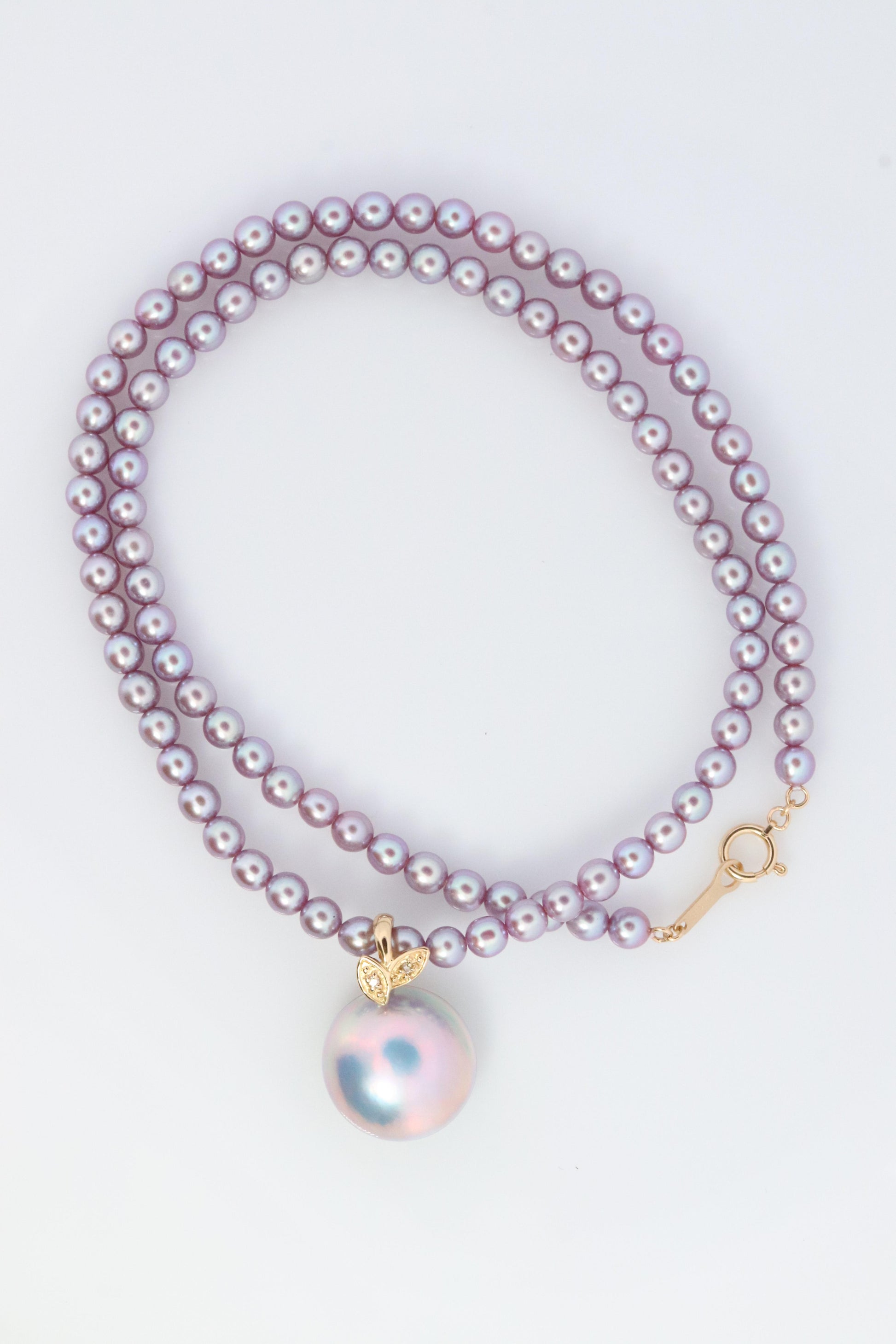 Tasaki Necklace. 18k Tasaki Japanese Mabe Pearl and Gray/Bluish Pearl Necklace