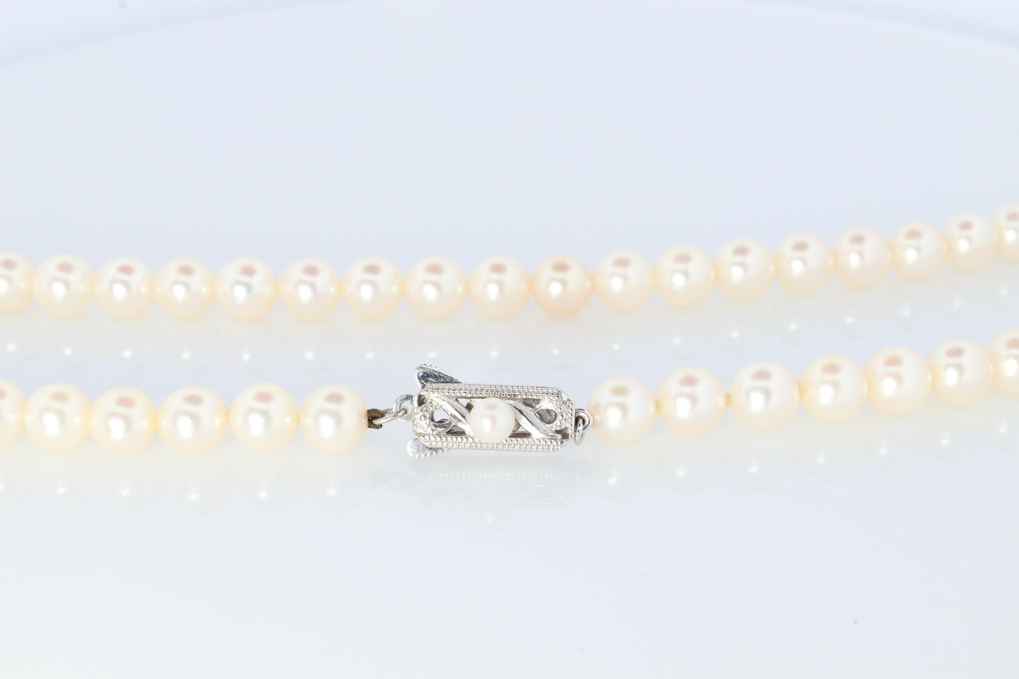 MIKIMOTO 14k White Gold Pearl Necklace. 7mm Pearls Necklace. Mikimoto