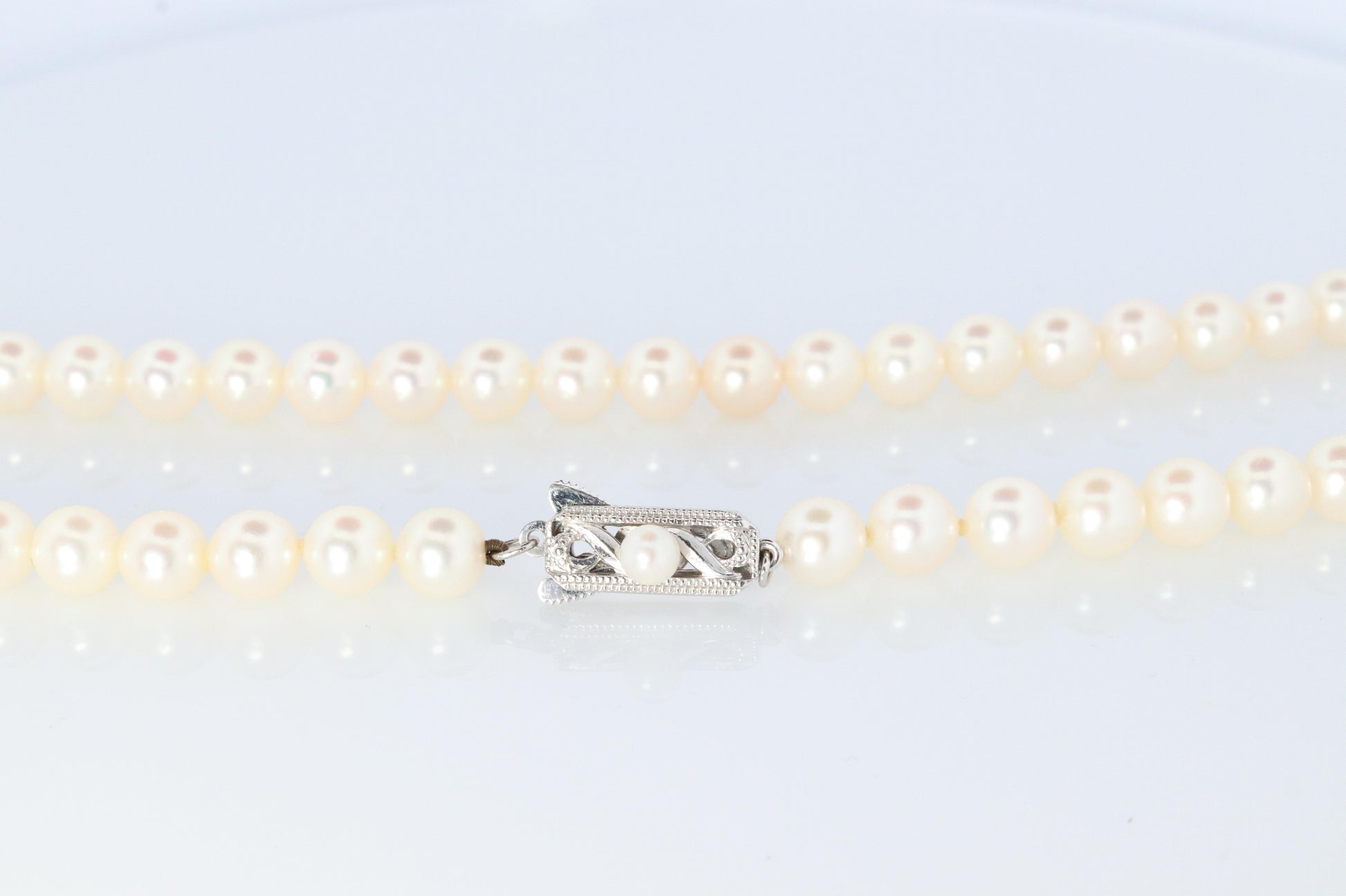 MIKIMOTO 14k White Gold Pearl Necklace. 7mm Pearls Necklace. Mikimoto