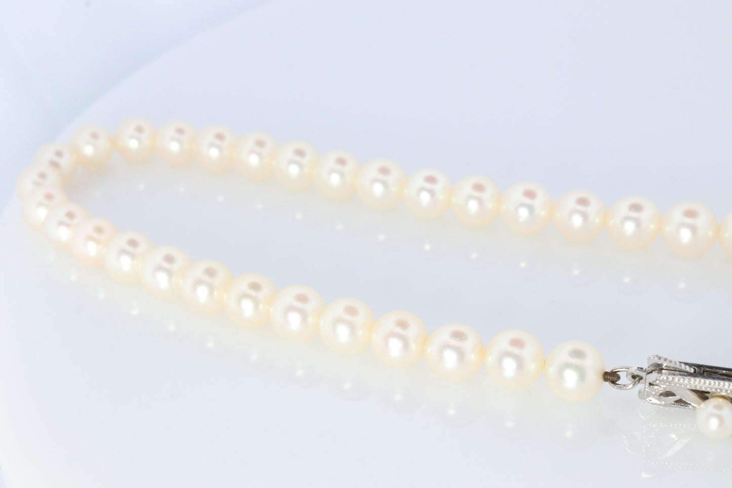 MIKIMOTO 14k White Gold Pearl Necklace. 7mm Pearls Necklace. Mikimoto