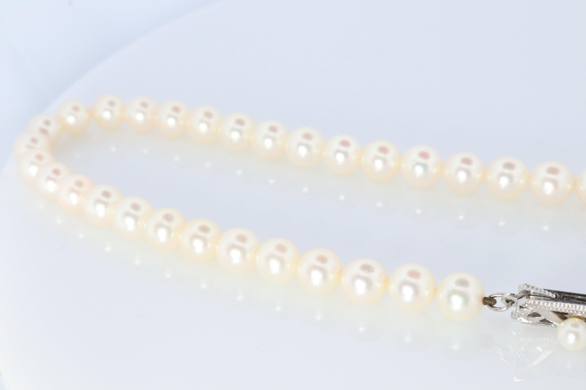 MIKIMOTO 14k White Gold Pearl Necklace. 7mm Pearls Necklace. Mikimoto