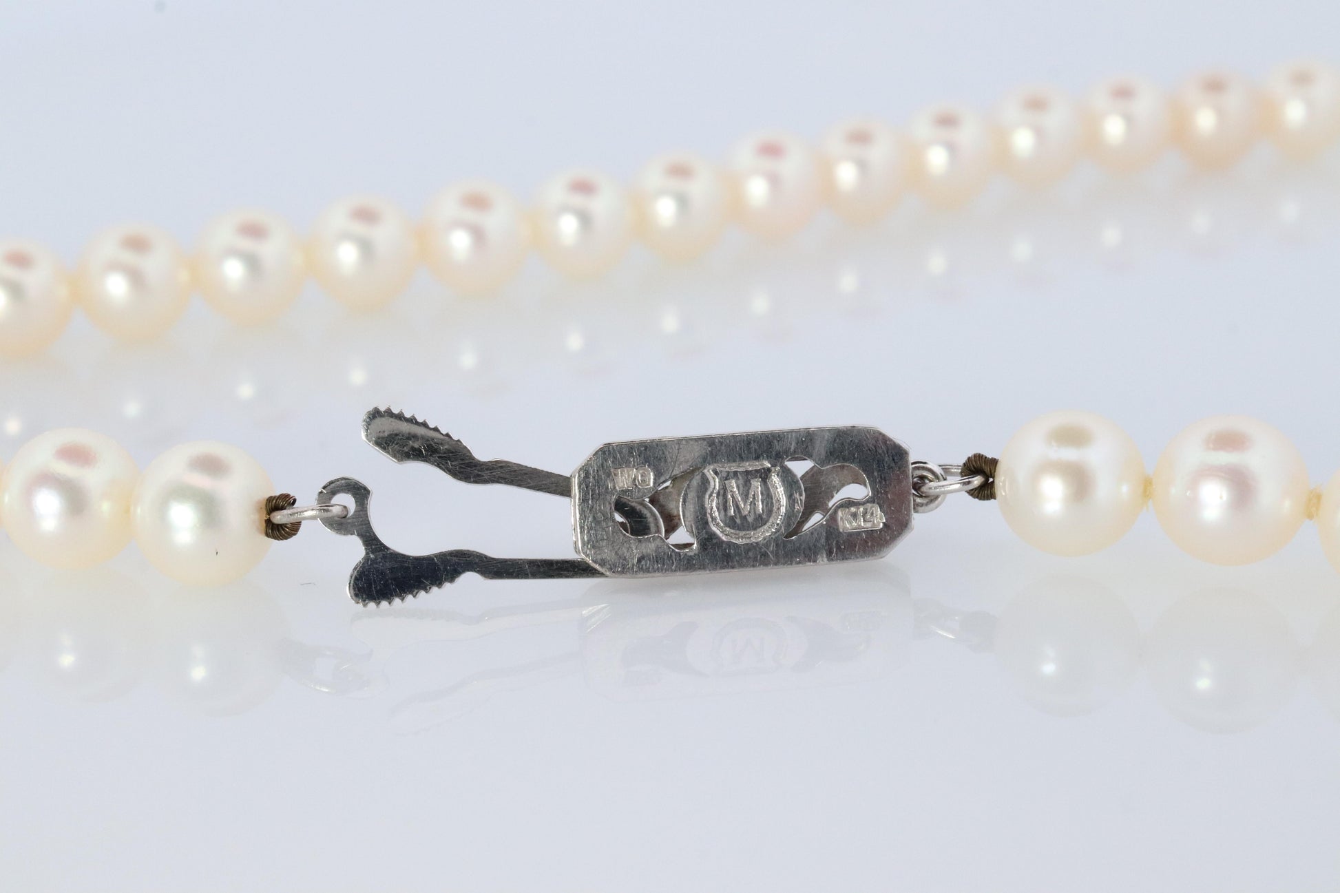 MIKIMOTO 14k White Gold Pearl Necklace. 7mm Pearls Necklace. Mikimoto