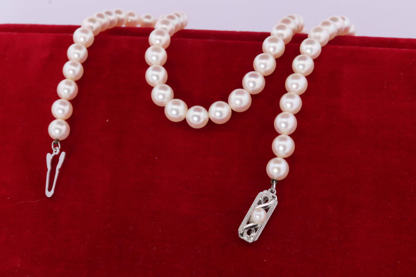 MIKIMOTO 14k White Gold Pearl Necklace. 7mm Pearls Necklace. Mikimoto