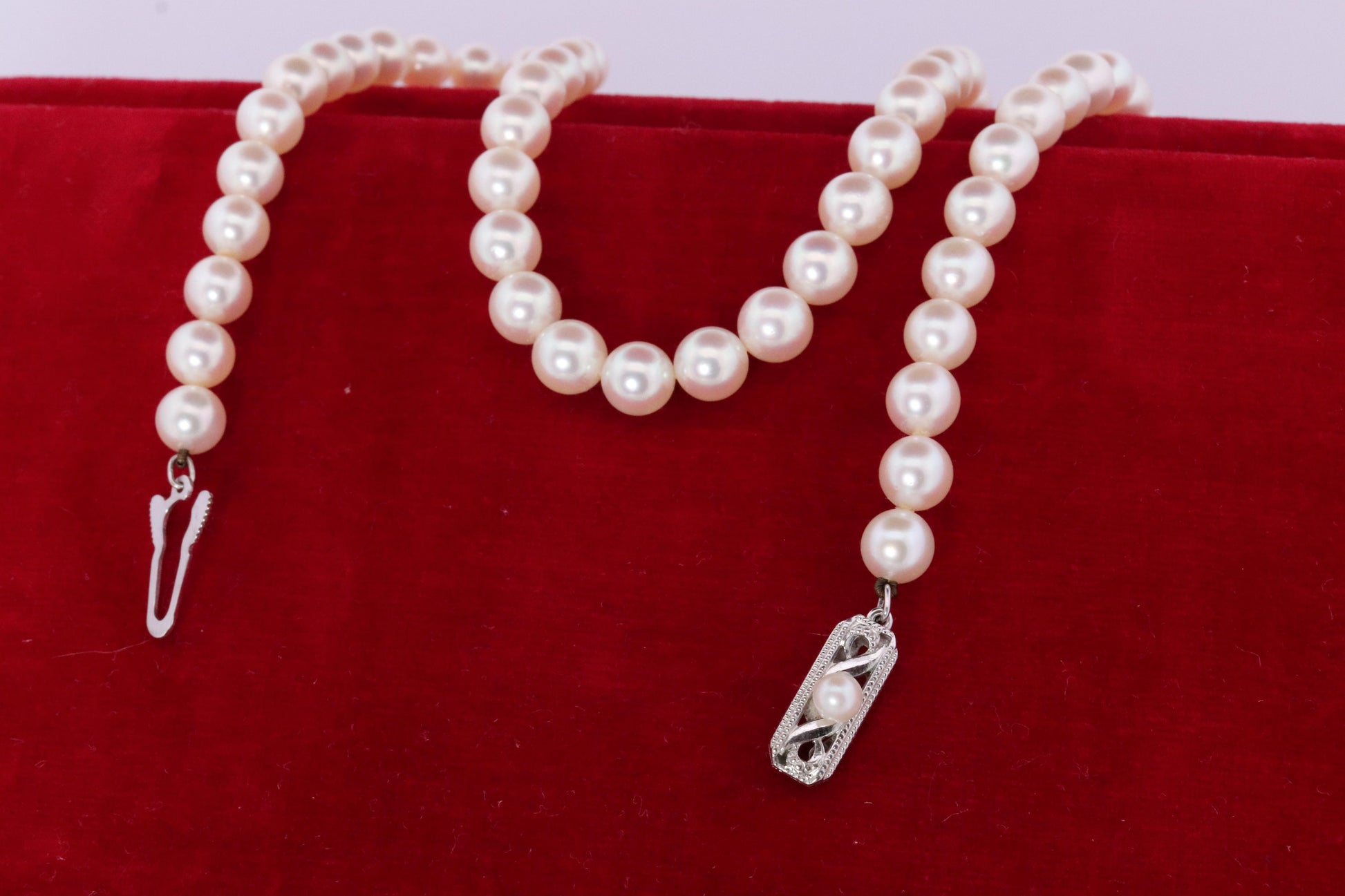 MIKIMOTO 14k White Gold Pearl Necklace. 7mm Pearls Necklace. Mikimoto