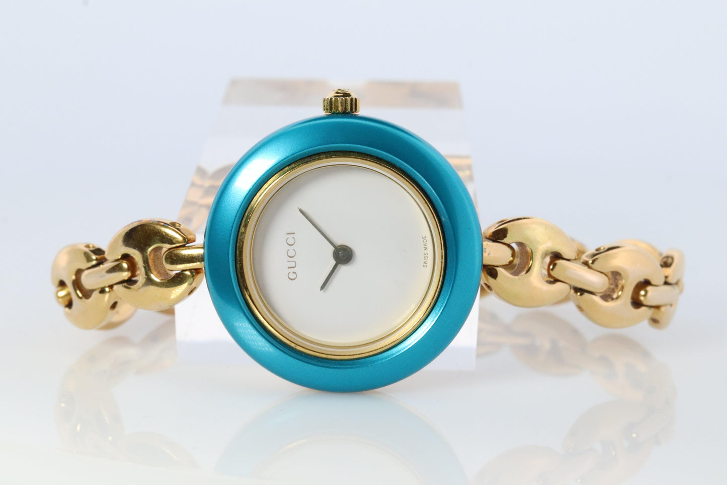Vintage GUCCI Quartz 11/12.2 Watch Timepiece. Gucci Ladies Gold watch BOX