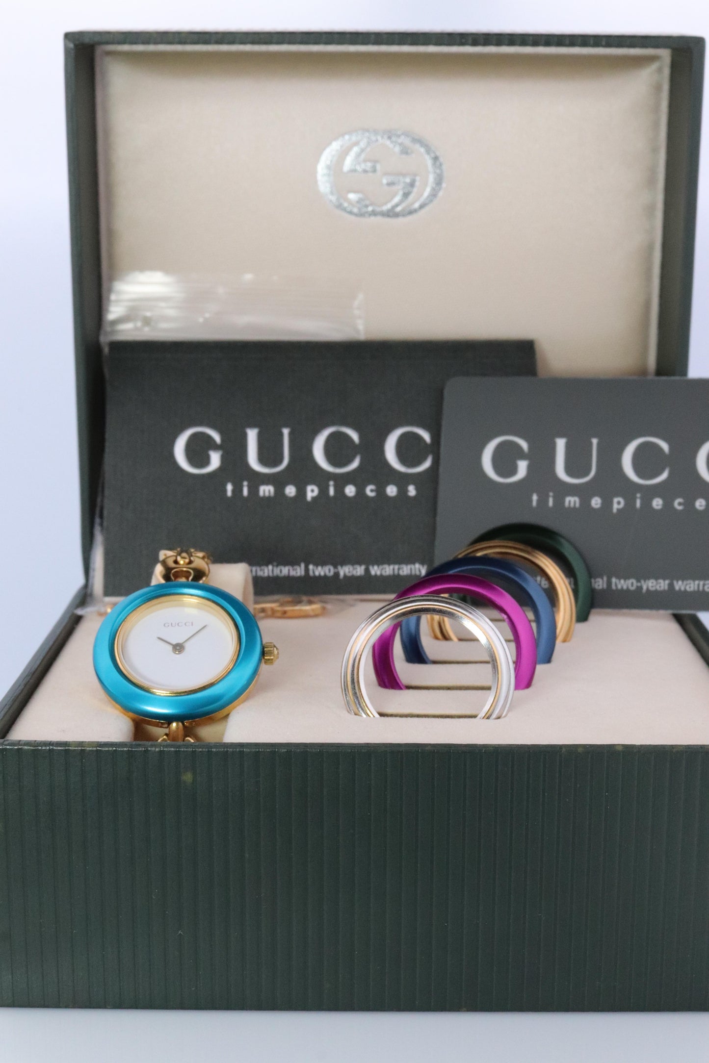 Vintage GUCCI Quartz 11/12.2 Watch Timepiece. Gucci Ladies Gold watch BOX