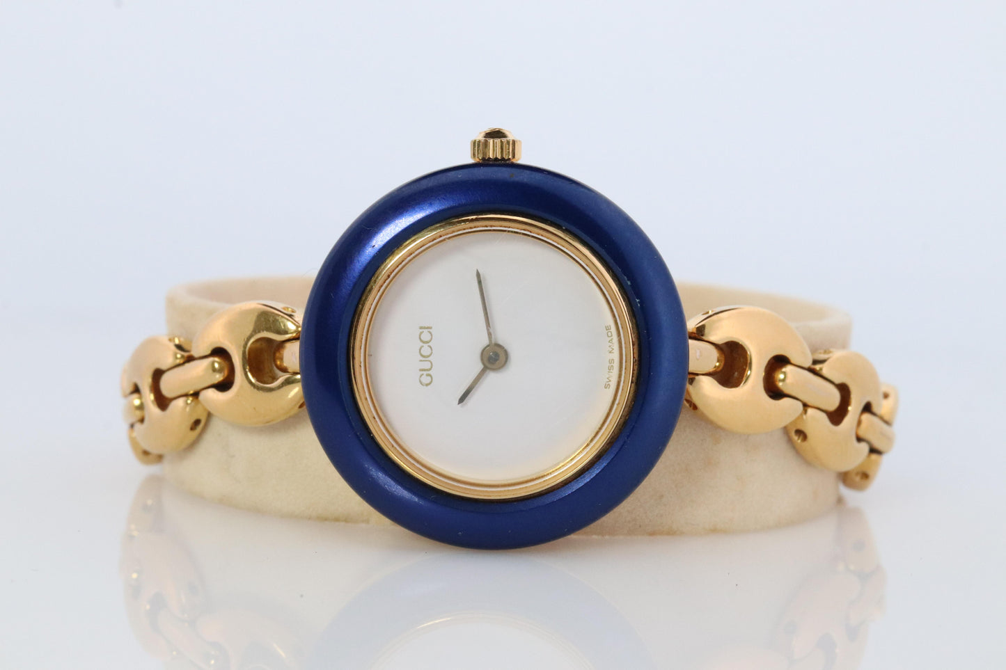 Vintage GUCCI Quartz 11/12.2 Watch Timepiece. Gucci Ladies Gold watch BOX