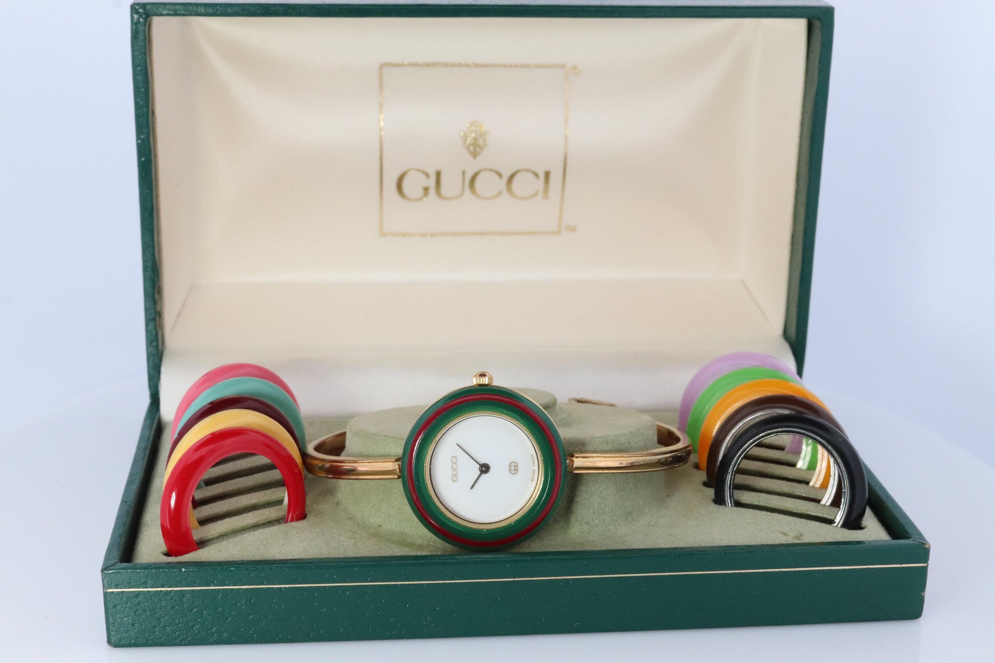 Vintage GUCCI Quartz 11/12  Watch Timepiece. Gucci Ladies watch with BOX