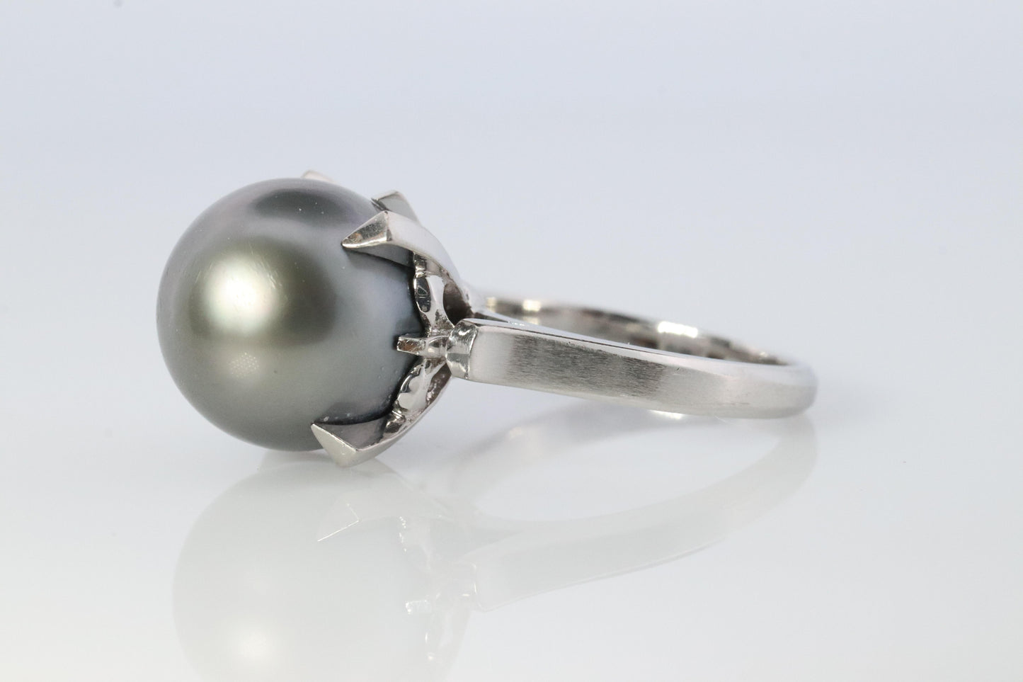 TASAKI Ring. Genuine Platinum Tahitian Pearl Solitaire. PT900 Large Tahitian.