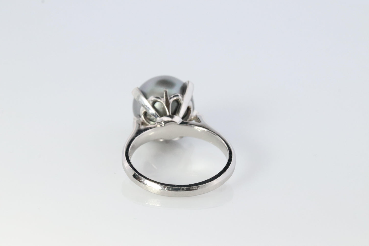 TASAKI Ring. Genuine Platinum Tahitian Pearl Solitaire. PT900 Large Tahitian.
