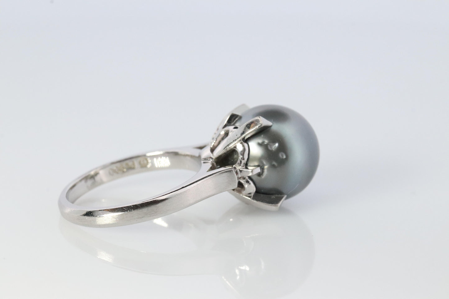TASAKI Ring. Genuine Platinum Tahitian Pearl Solitaire. PT900 Large Tahitian.