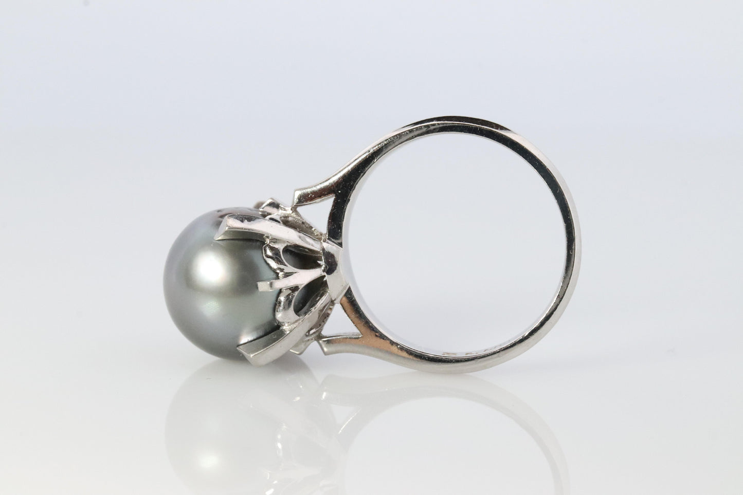 TASAKI Ring. Genuine Platinum Tahitian Pearl Solitaire. PT900 Large Tahitian.
