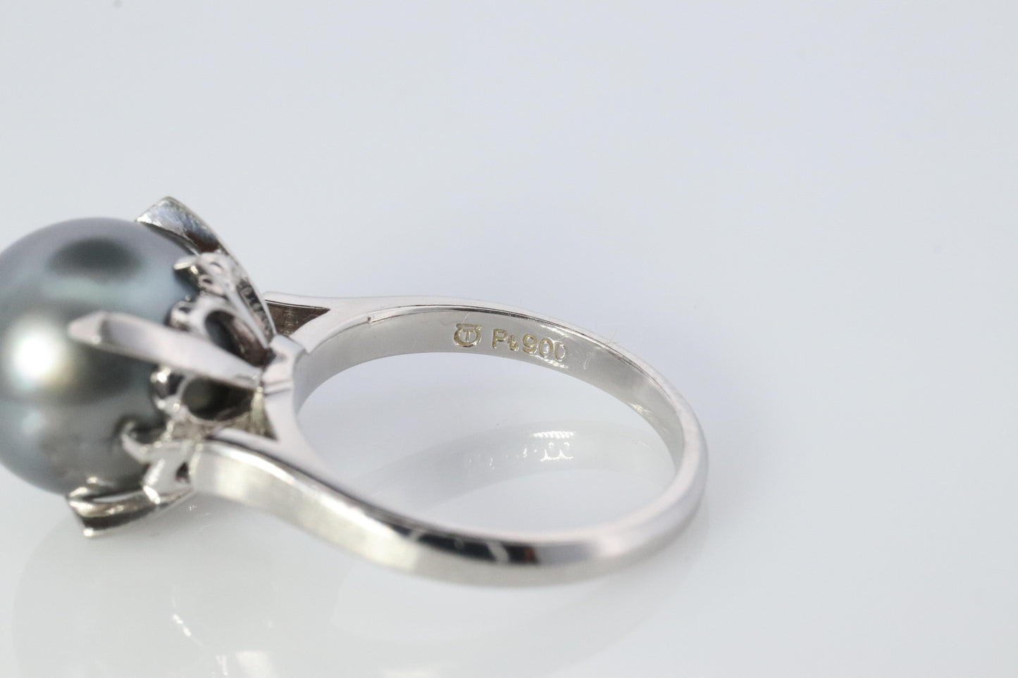 TASAKI Ring. Genuine Platinum Tahitian Pearl Solitaire. PT900 Large Tahitian.