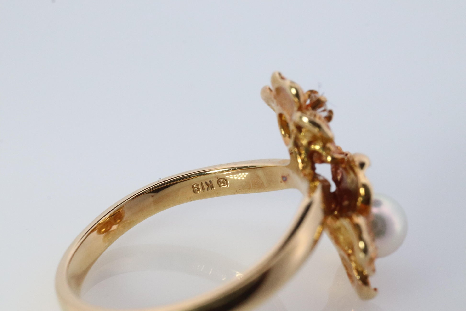Mikimoto Ring. Vintage 18k Gold Mikimoto Pearl Diamond Double flower bypass ring