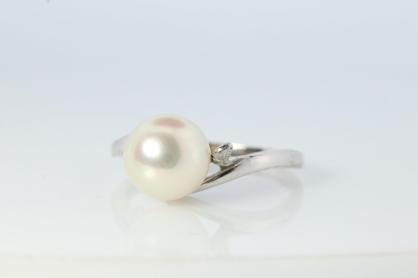 Mikimoto Ring. Vintage 14k Gold Mikimoto Diamond Pearl ring. Mikimoto Pearl