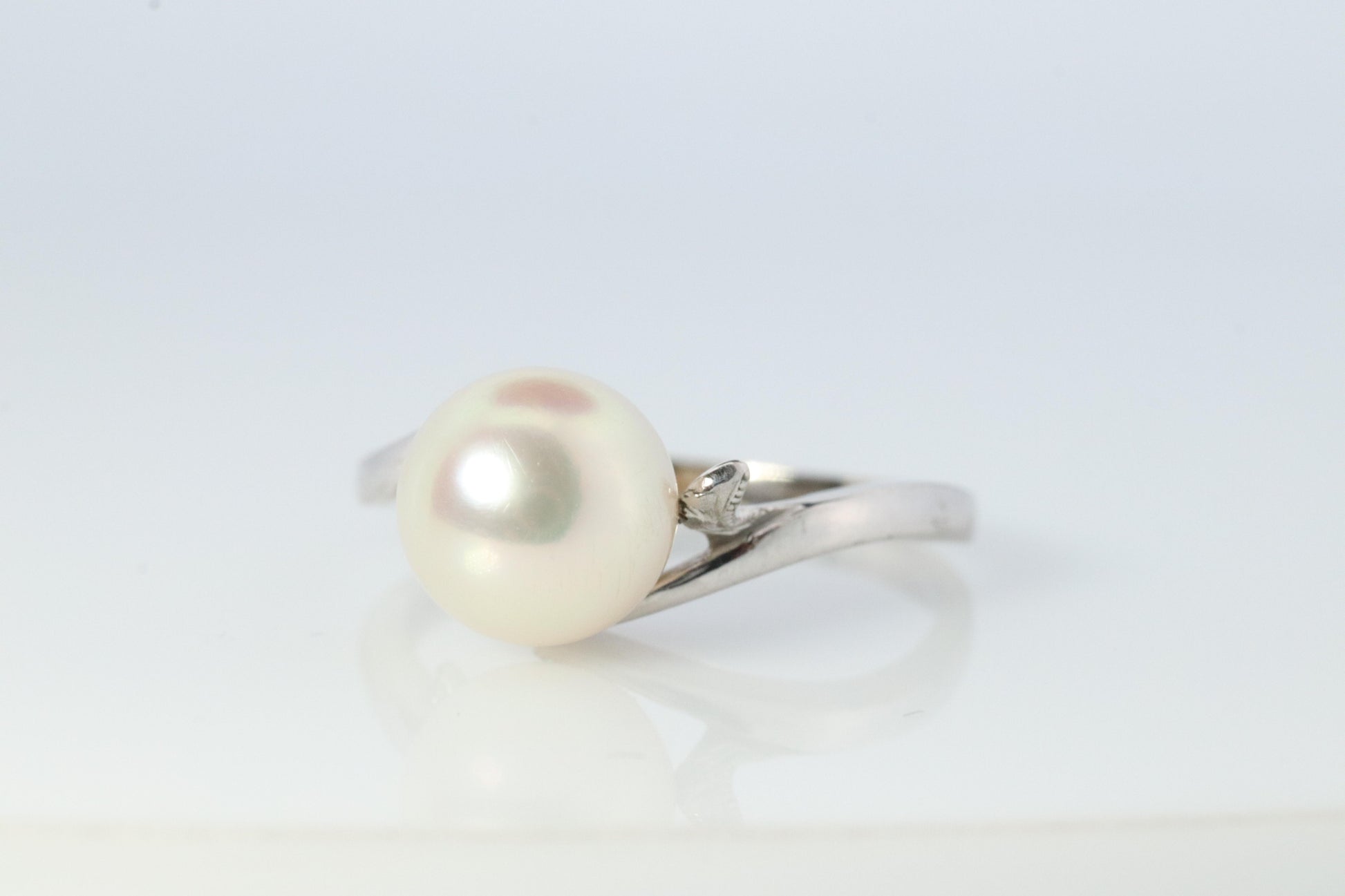 Mikimoto Ring. Vintage 14k Gold Mikimoto Diamond Pearl ring. Mikimoto Pearl