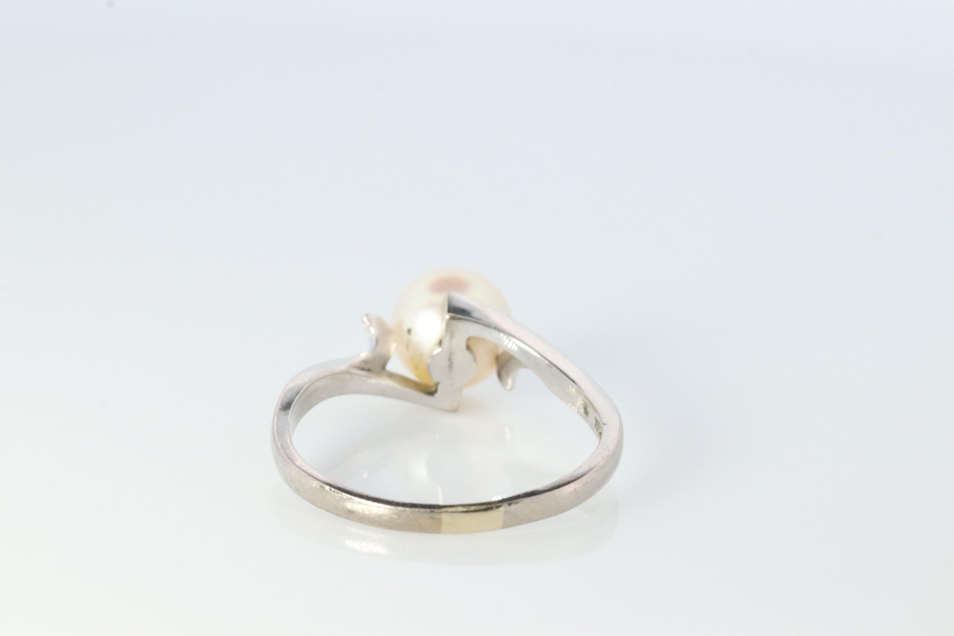 Mikimoto Ring. Vintage 14k Gold Mikimoto Diamond Pearl ring. Mikimoto Pearl
