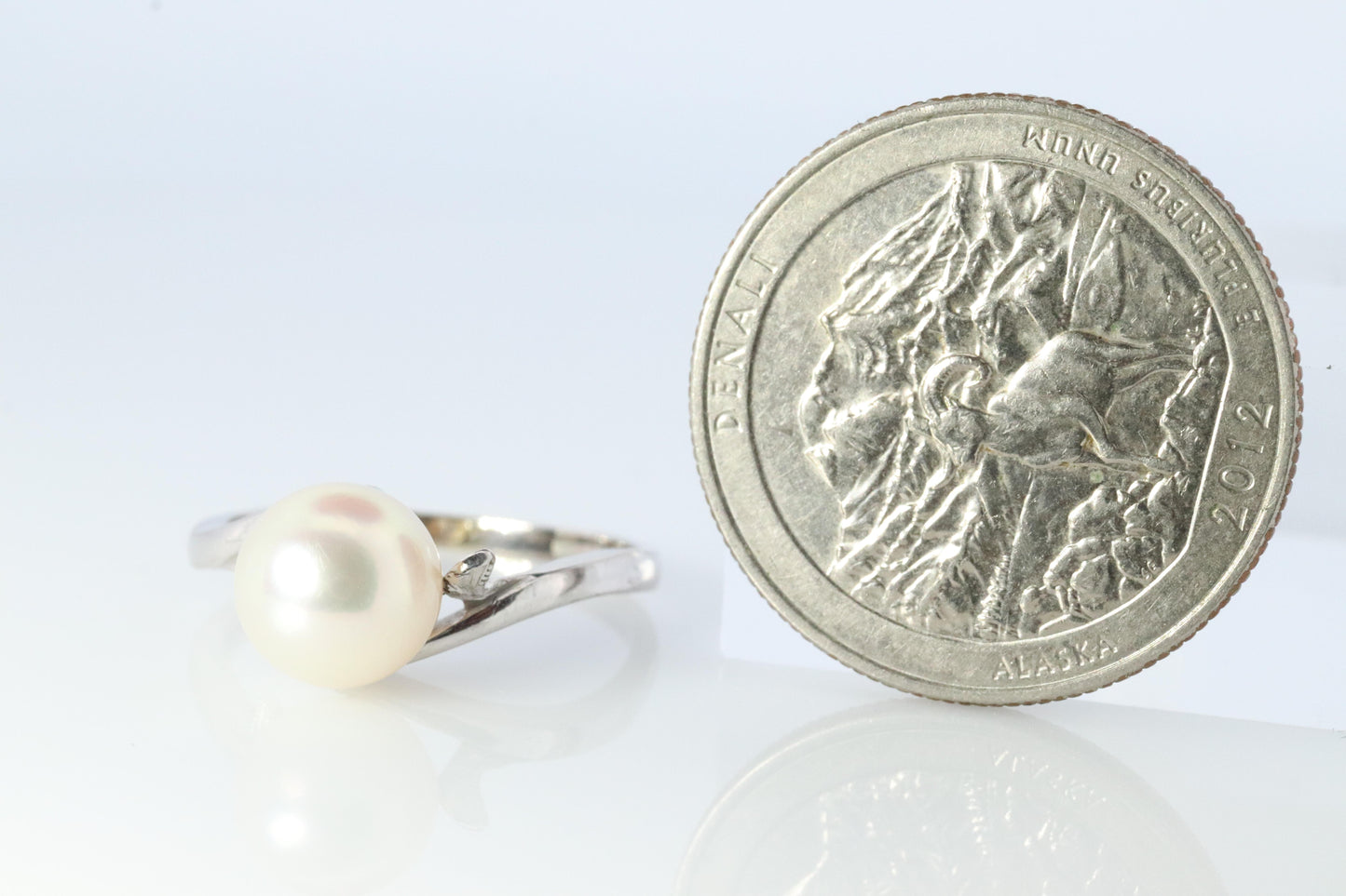 Mikimoto Ring. Vintage 14k Gold Mikimoto Diamond Pearl ring. Mikimoto Pearl