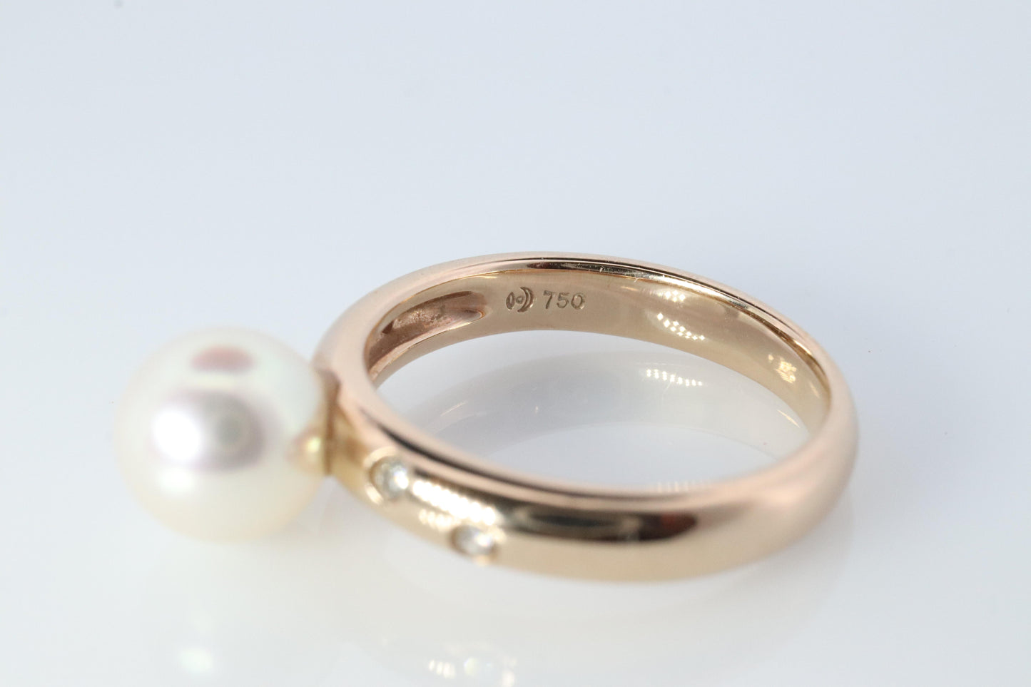 TASAKI Ring. Genuine 18k 750 Pearl Solitaire. Akoya pearl and diamond bezel set