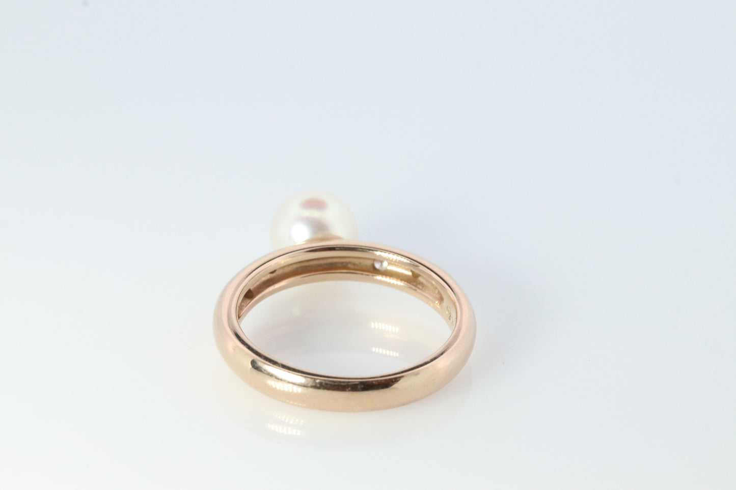 TASAKI Ring. Genuine 18k 750 Pearl Solitaire. Akoya pearl and diamond bezel set