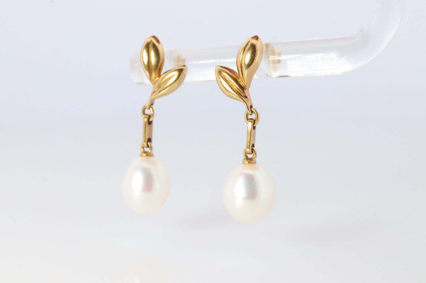 Mikimoto Earrings. Vintage 14k Gold Mikimoto Pearl Dangle Earrings.