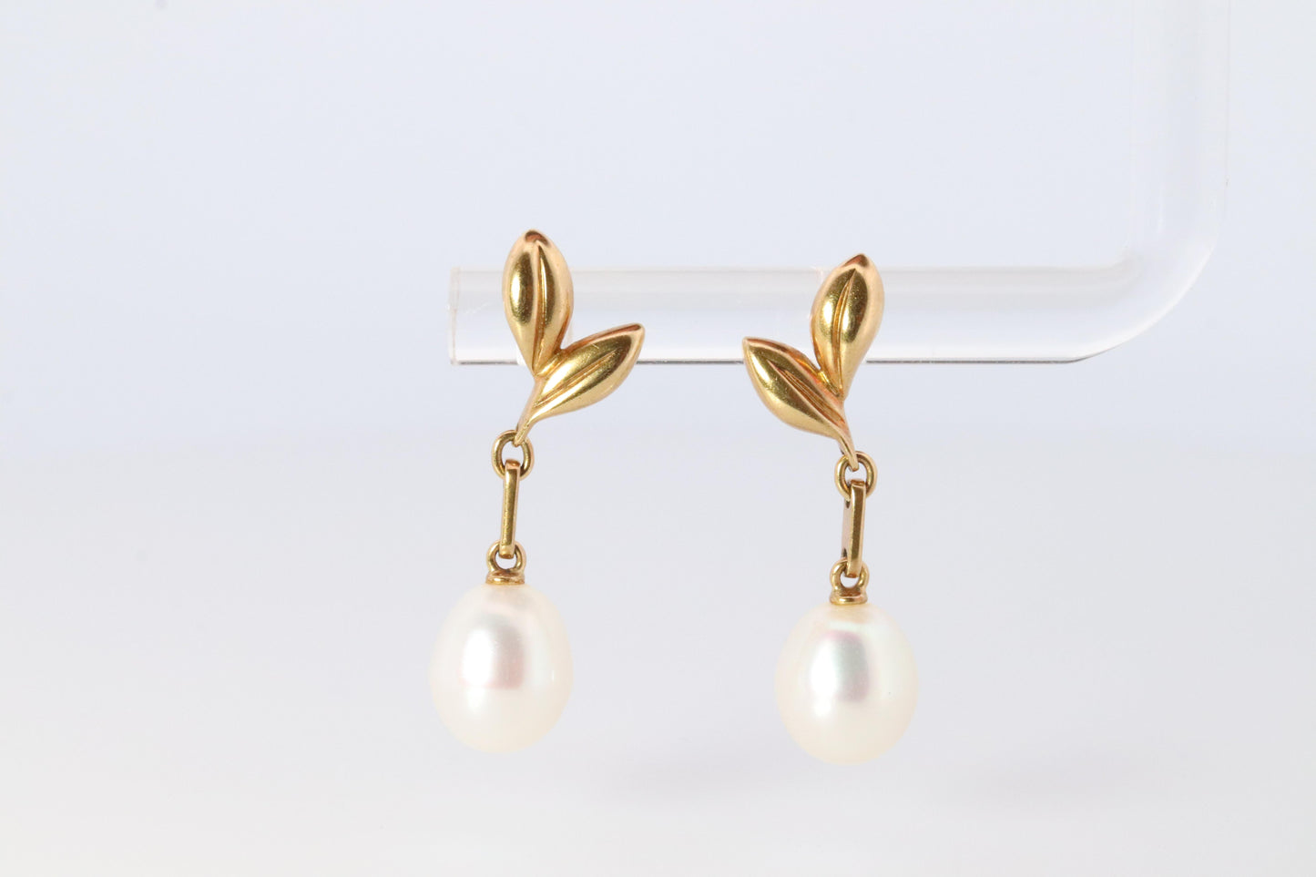 Mikimoto Earrings. Vintage 14k Gold Mikimoto Pearl Dangle Earrings.