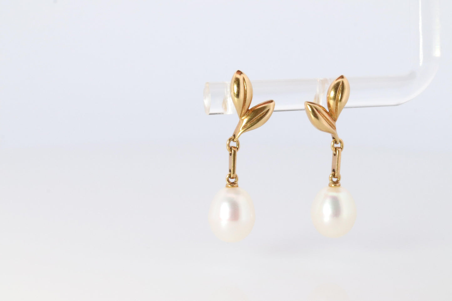 Mikimoto Earrings. Vintage 14k Gold Mikimoto Pearl Dangle Earrings.