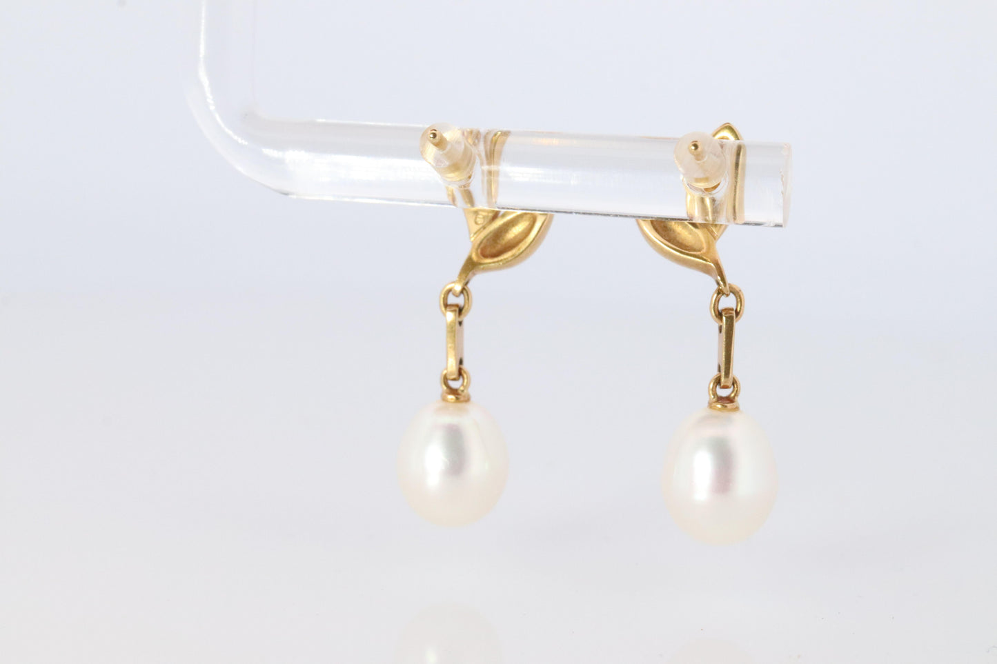 Mikimoto Earrings. Vintage 14k Gold Mikimoto Pearl Dangle Earrings.