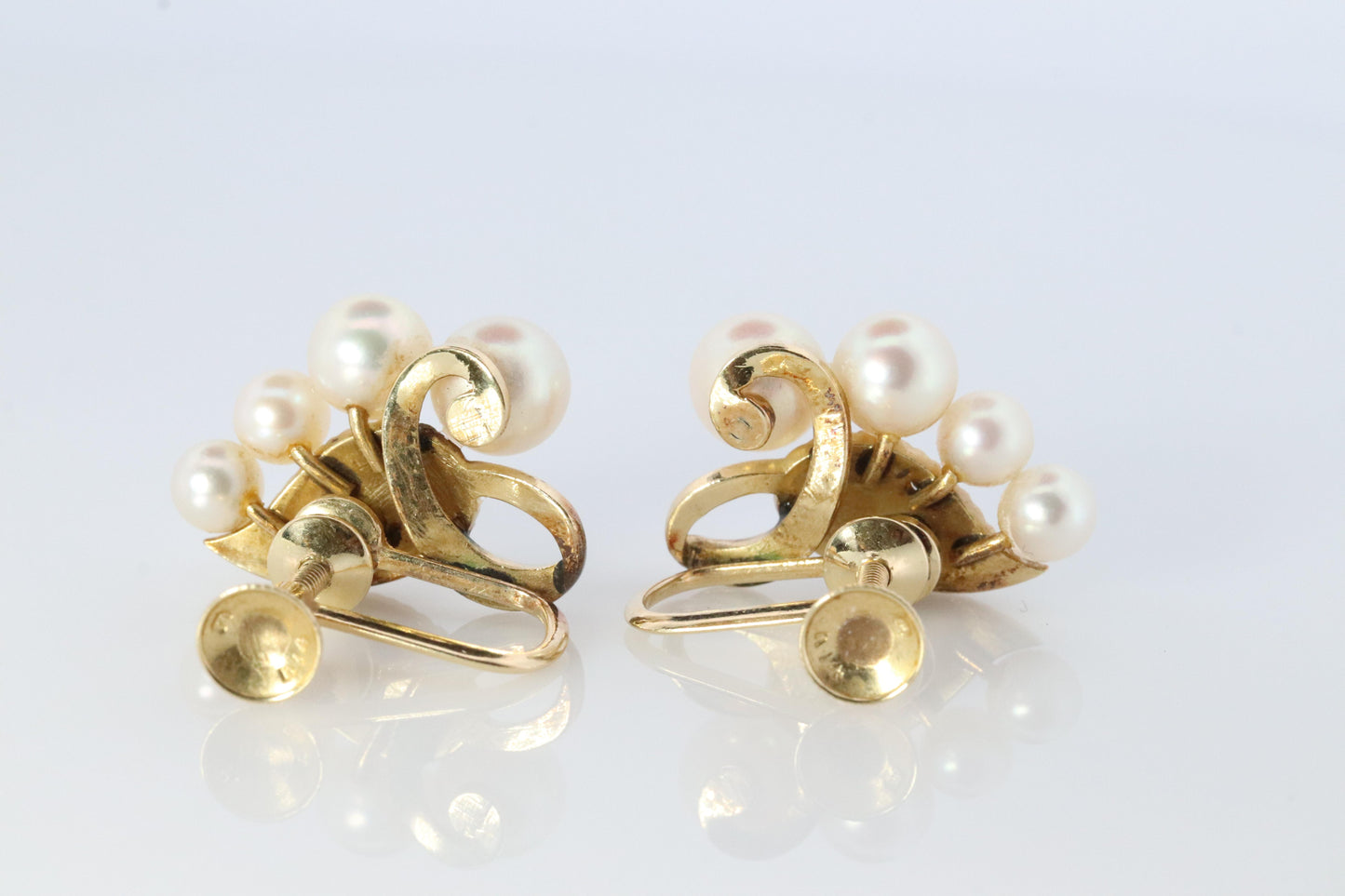 Mikimoto Earrings. Vintage 14k Gold Mikimoto Pearl cluster Clip Ons. Unpierced
