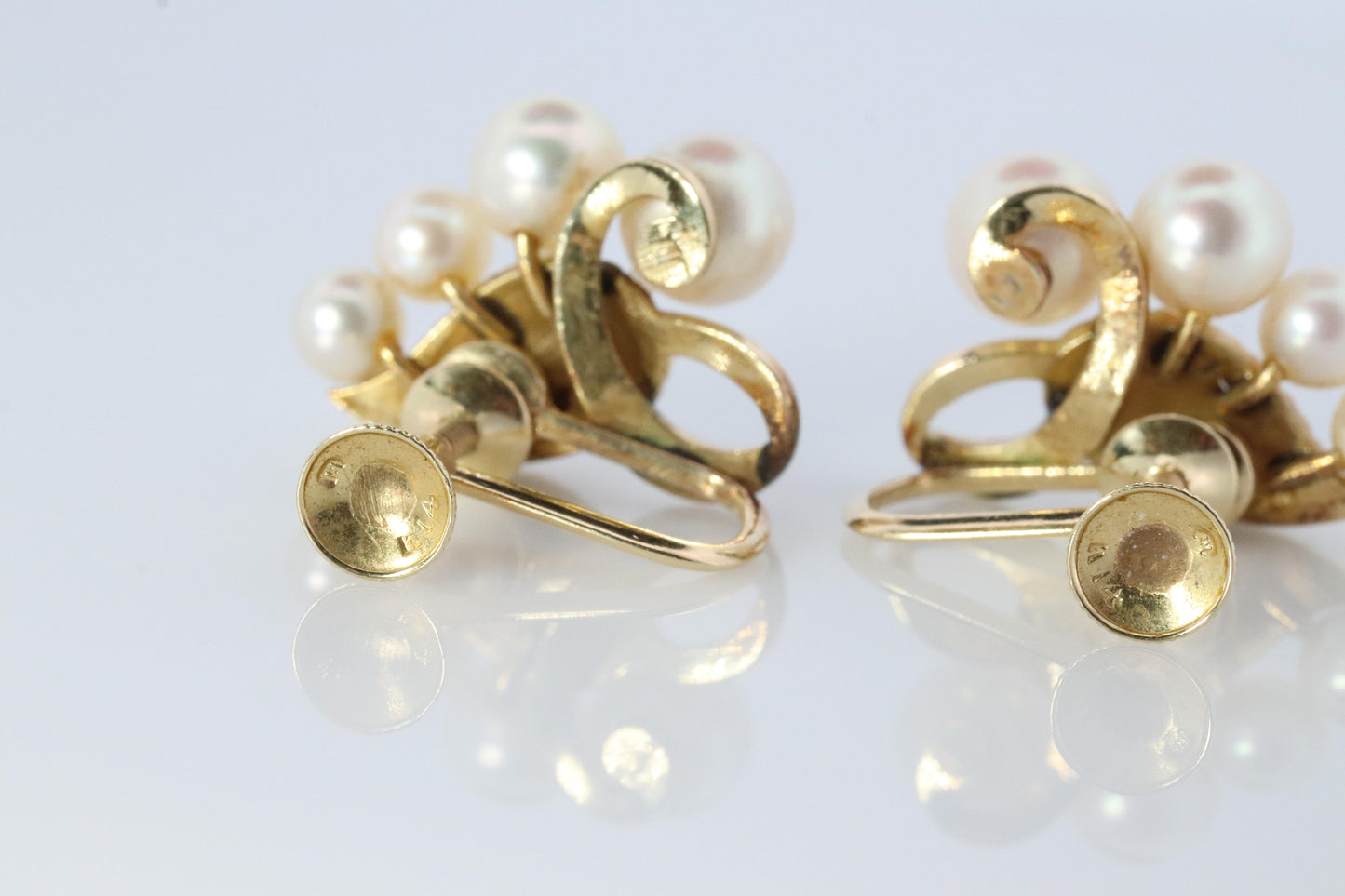 Mikimoto Earrings. Vintage 14k Gold Mikimoto Pearl cluster Clip Ons. Unpierced