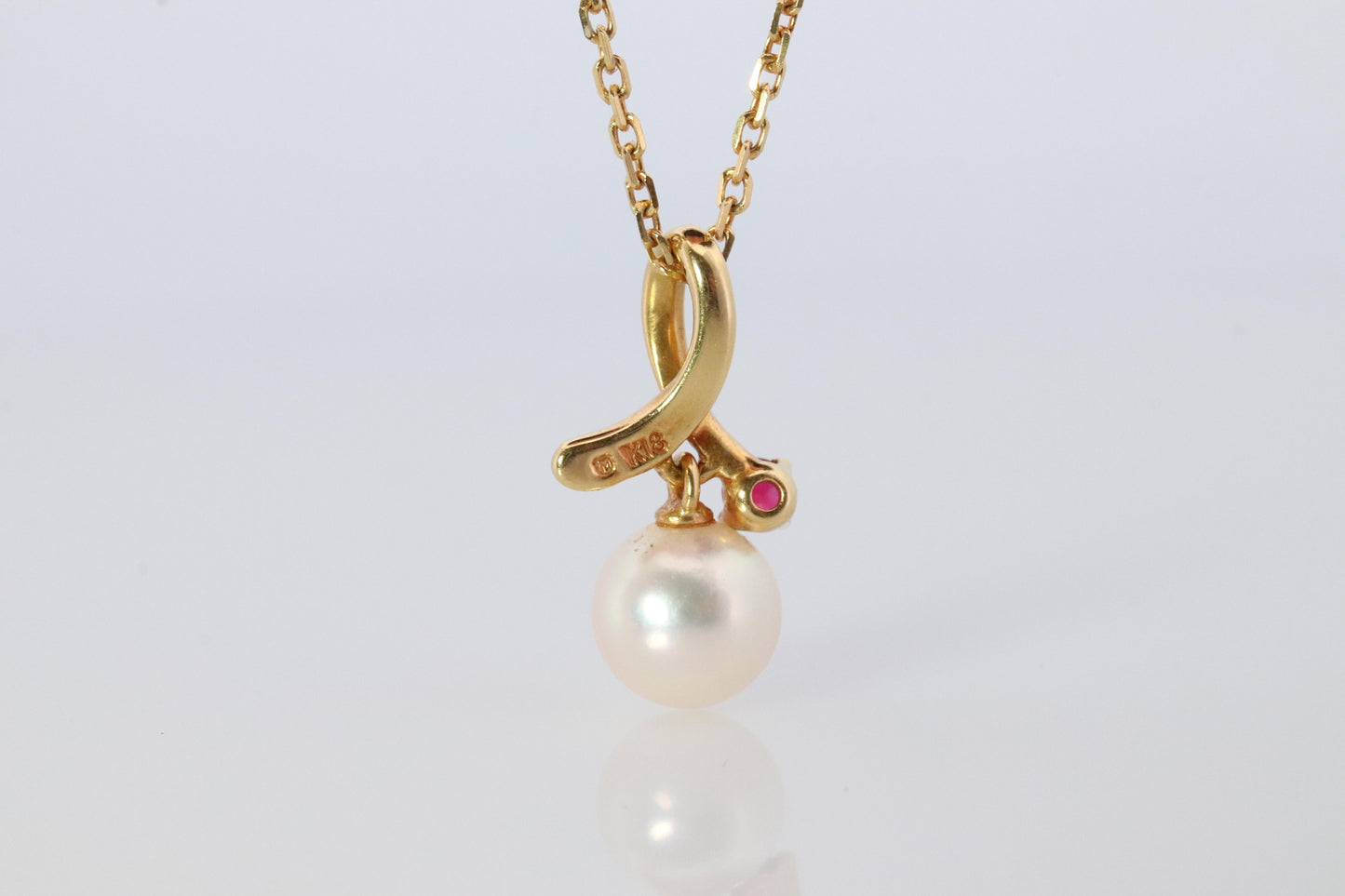 Mikimoto Pendant. 18k Yellow Gold Mikimoto Pearl Ruby Necklace.