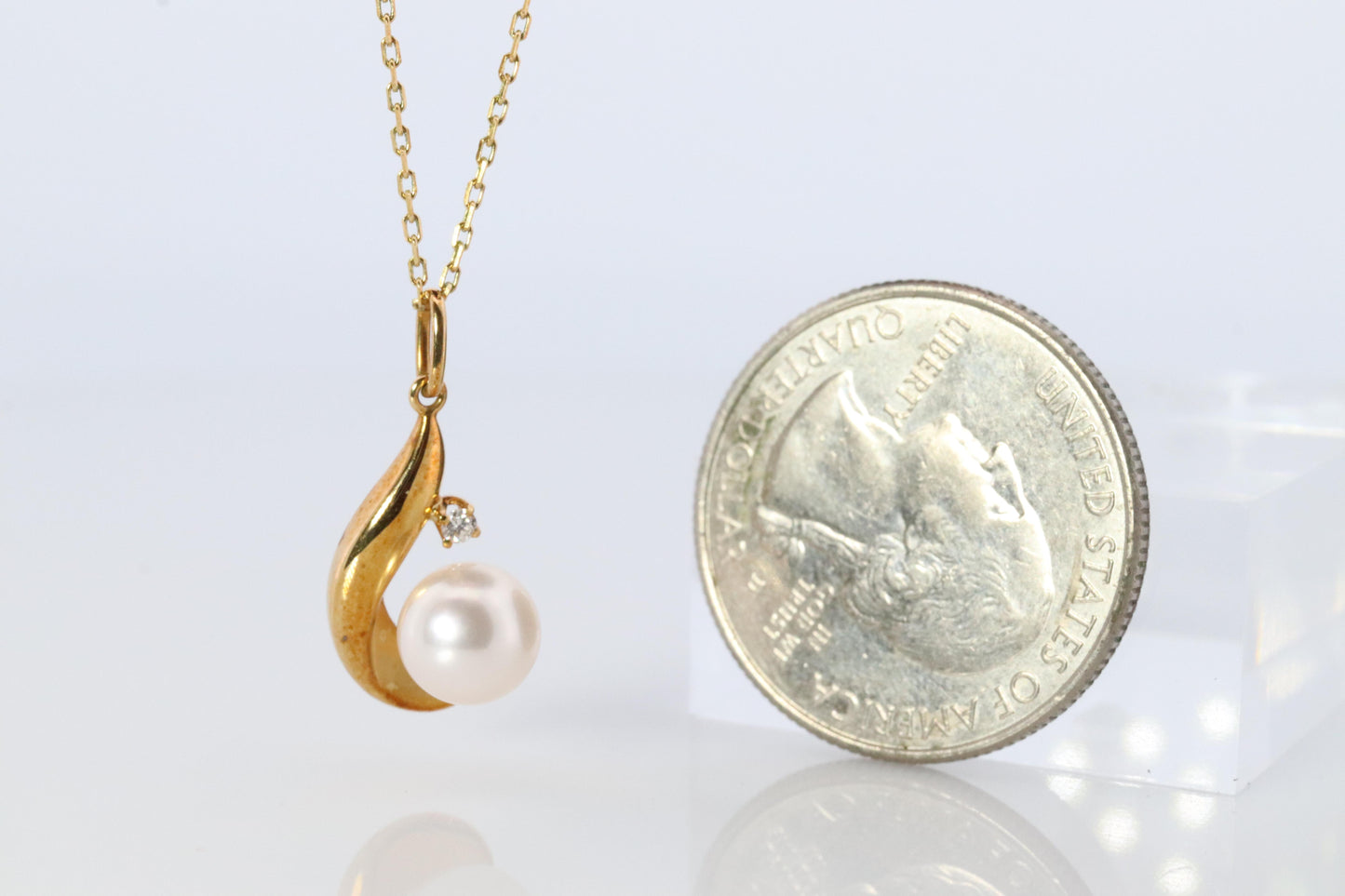 Mikimoto Pendant. Vintage 18k Gold Mikimoto Pearl Diamond Necklace.