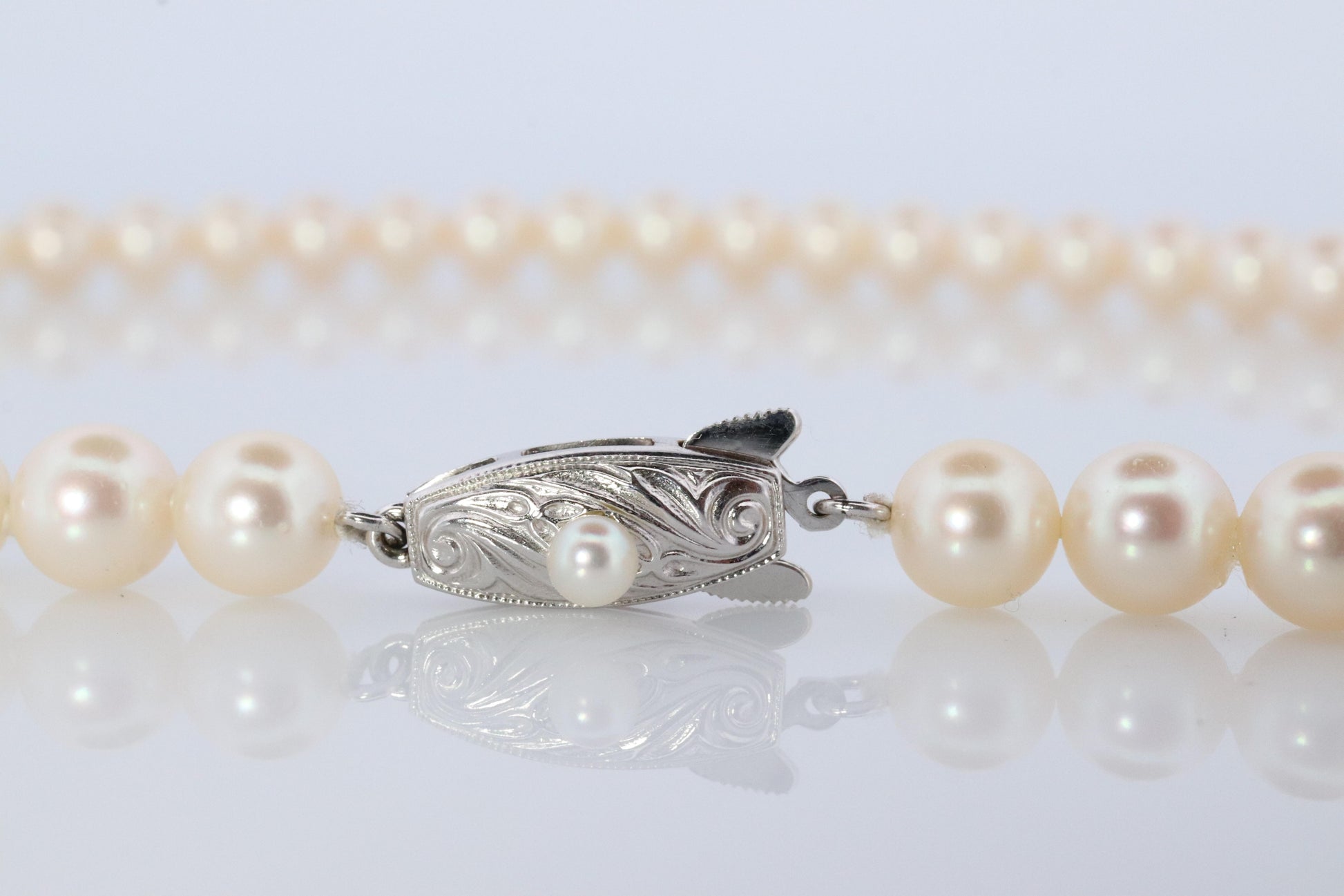TASAKI 14k White Gold Pearl Necklace. 7mm Pearls Necklace. Japanese Pearls.