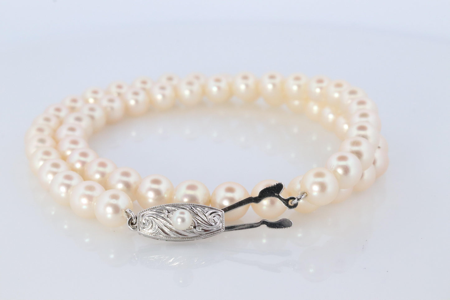 TASAKI 14k White Gold Pearl Necklace. 7mm Pearls Necklace. Japanese Pearls.