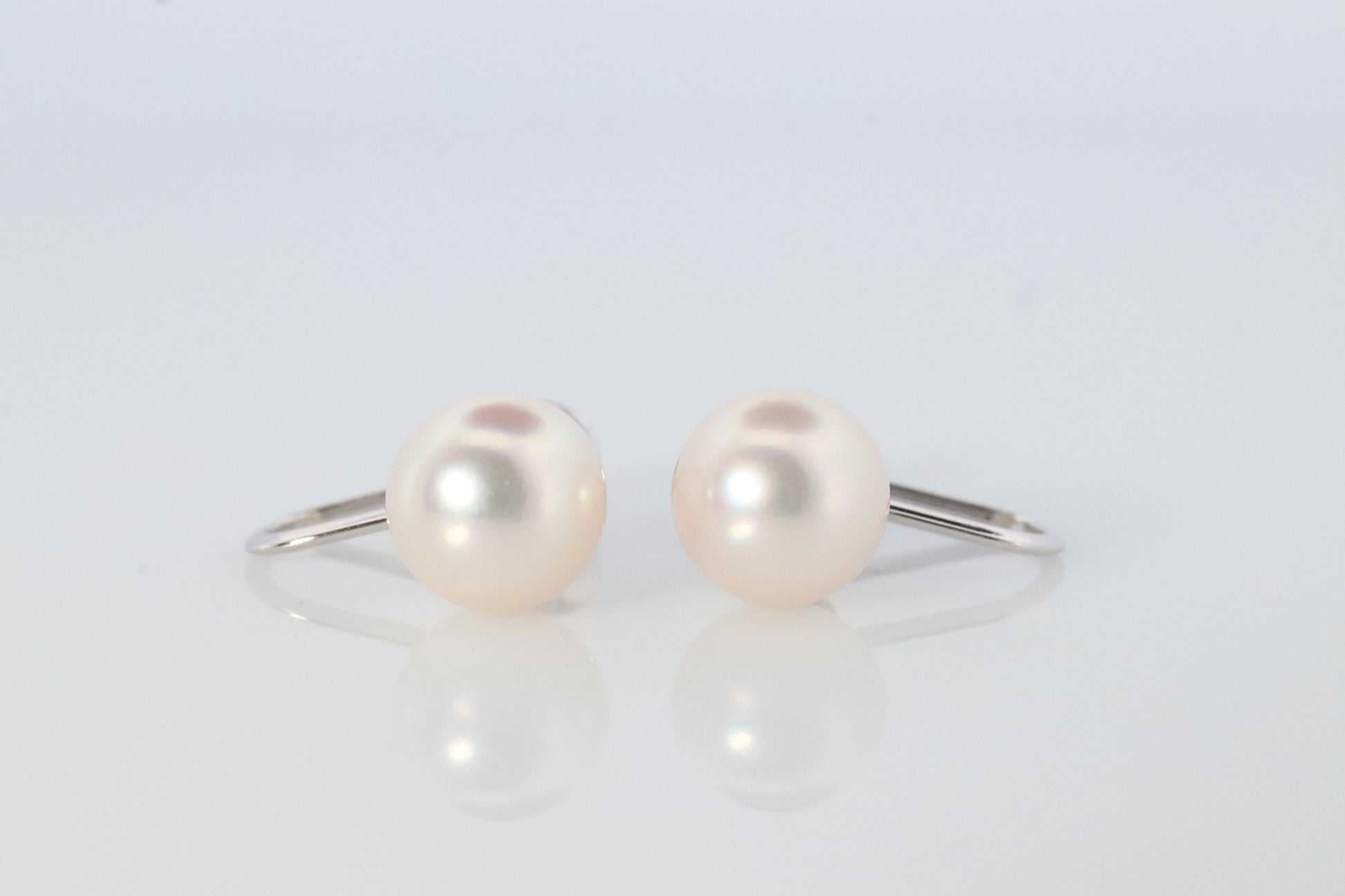 Mikimoto Earrings. 18k Gold Mikimoto Pearl Stud Earrings. Unpierced Clip on