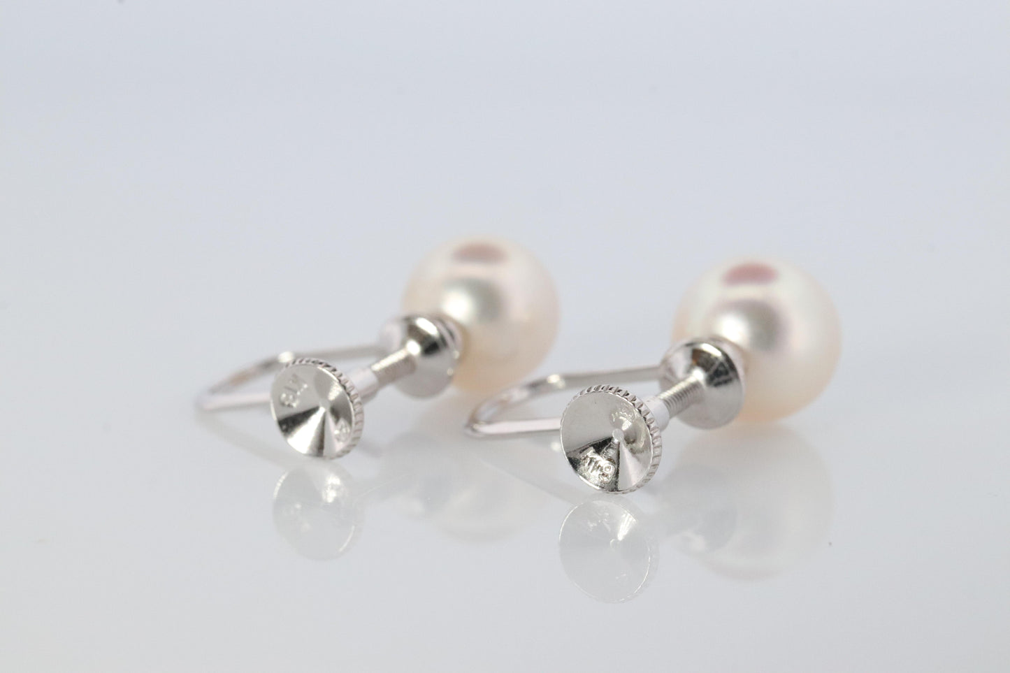 Mikimoto Earrings. 18k Gold Mikimoto Pearl Stud Earrings. Unpierced Clip on