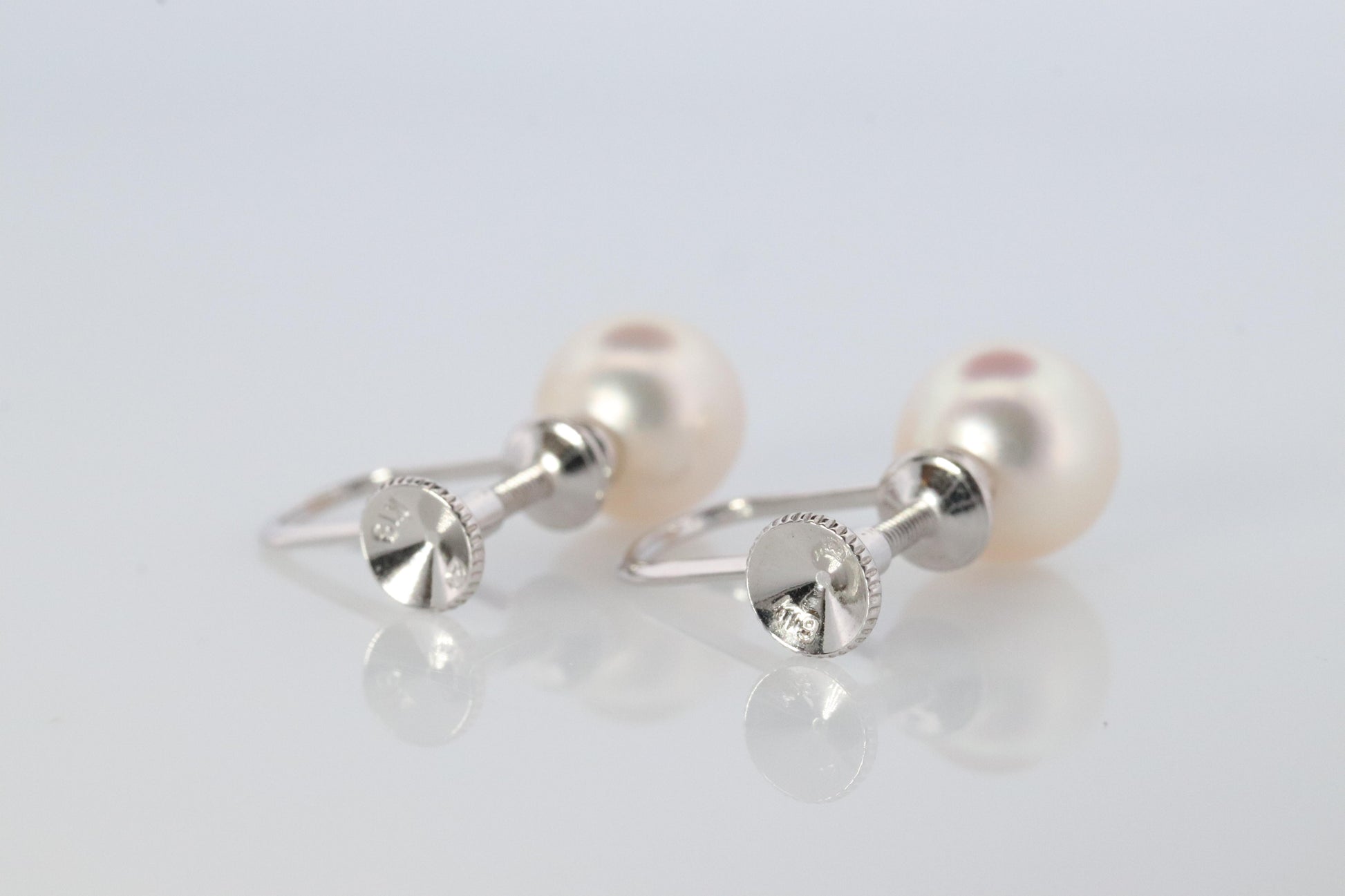 Mikimoto Earrings. 18k Gold Mikimoto Pearl Stud Earrings. Unpierced Clip on