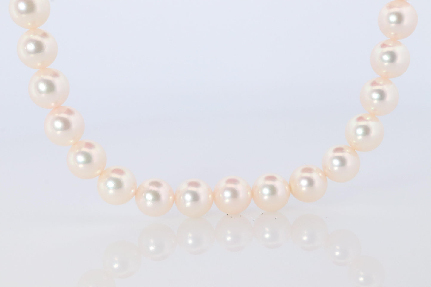 MIKIMOTO 18k White Gold Pearl Necklace. 8mm Pearls Necklace. Certified Mikimoto