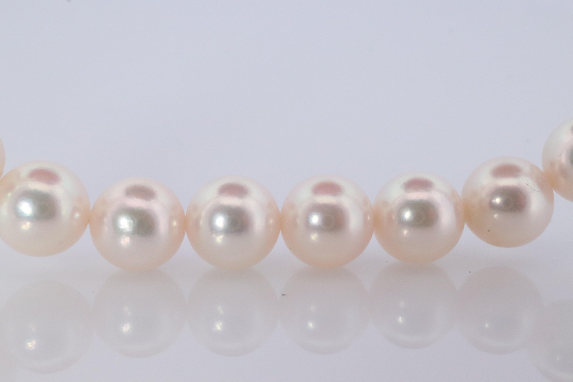 MIKIMOTO 18k White Gold Pearl Necklace. 8mm Pearls Necklace. Certified Mikimoto