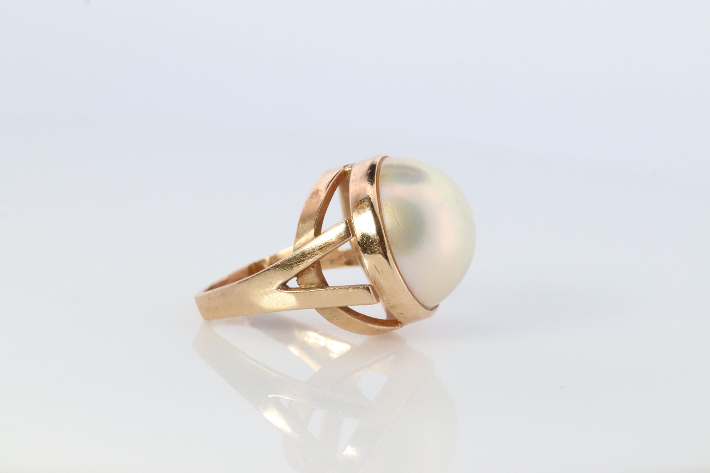 TASAKI Ring. Genuine 14k MABE Pearl Solitaire. Large Mabe pearl 14k yellow gold