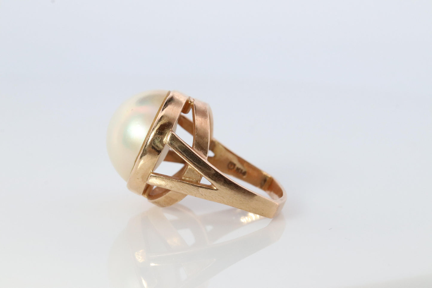 TASAKI Ring. Genuine 14k MABE Pearl Solitaire. Large Mabe pearl 14k yellow gold